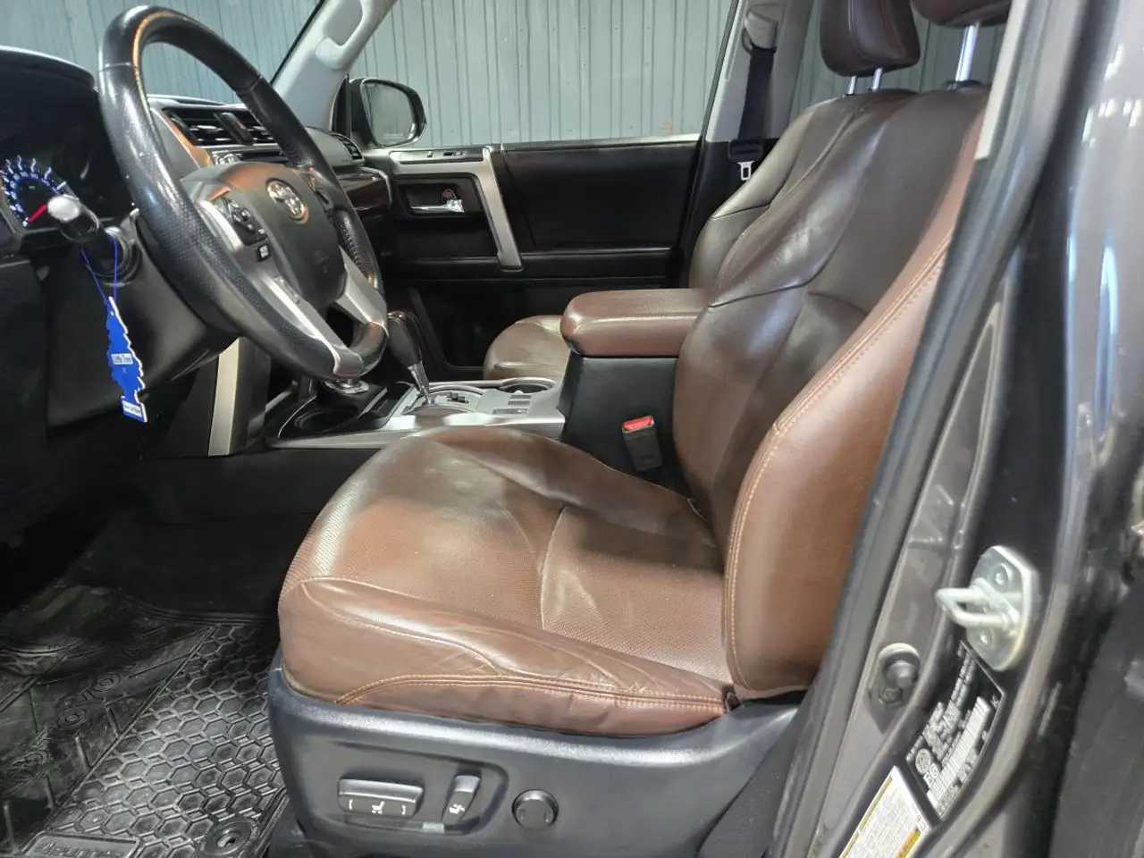 Toyota 4-Runner снимка Toyota 4-Runner