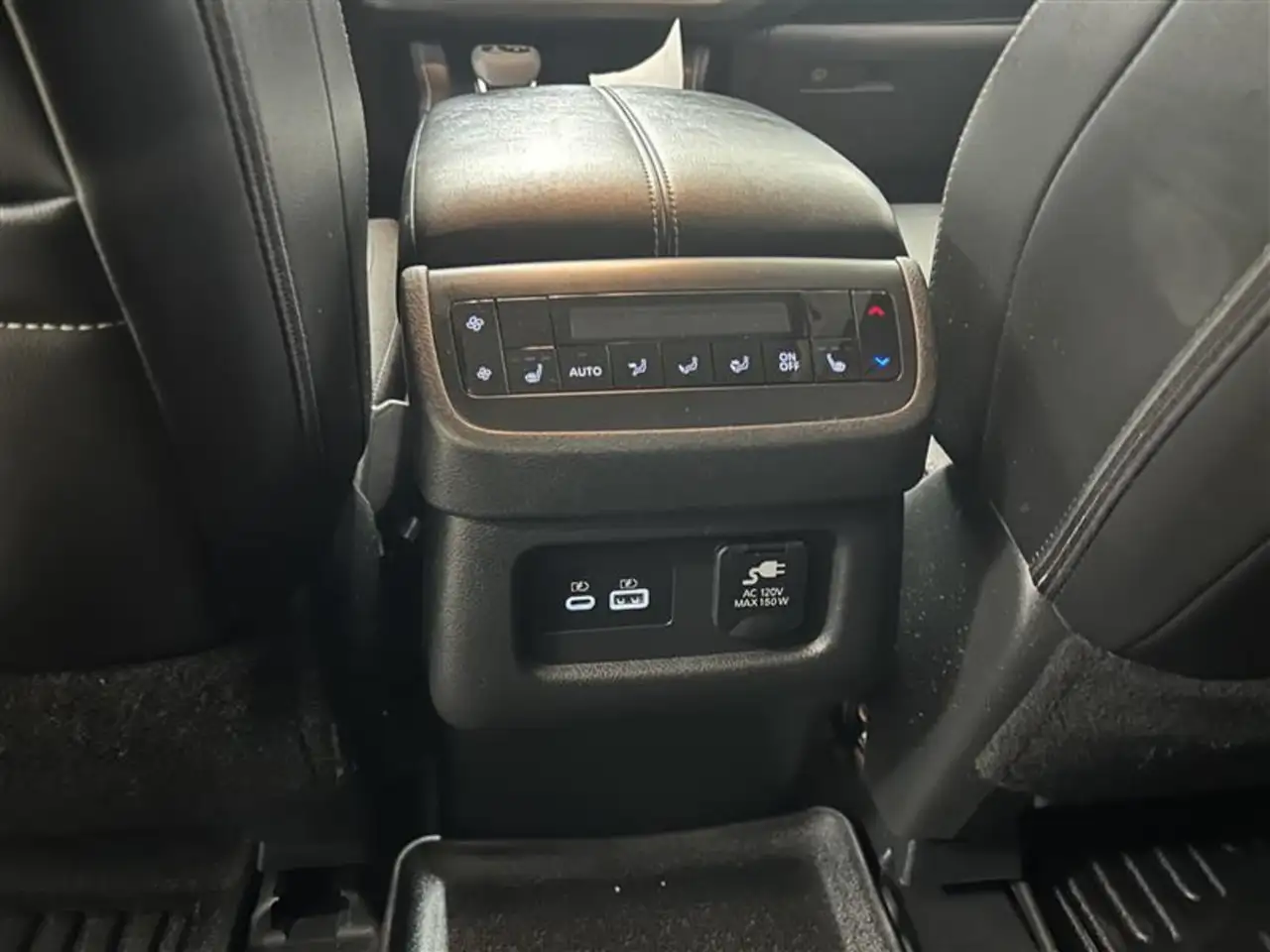 Nissan Pathfinder снимка Nissan Pathfinder