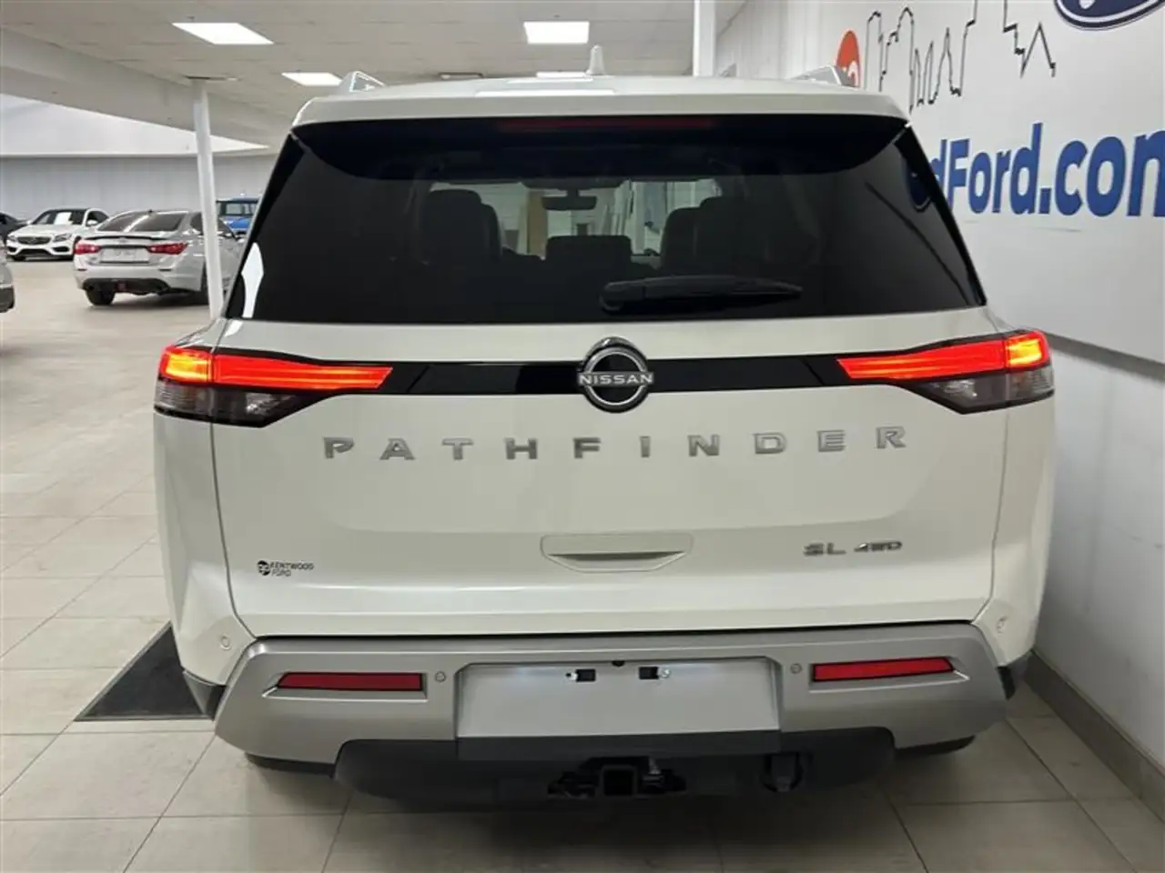Nissan Pathfinder снимка Nissan Pathfinder