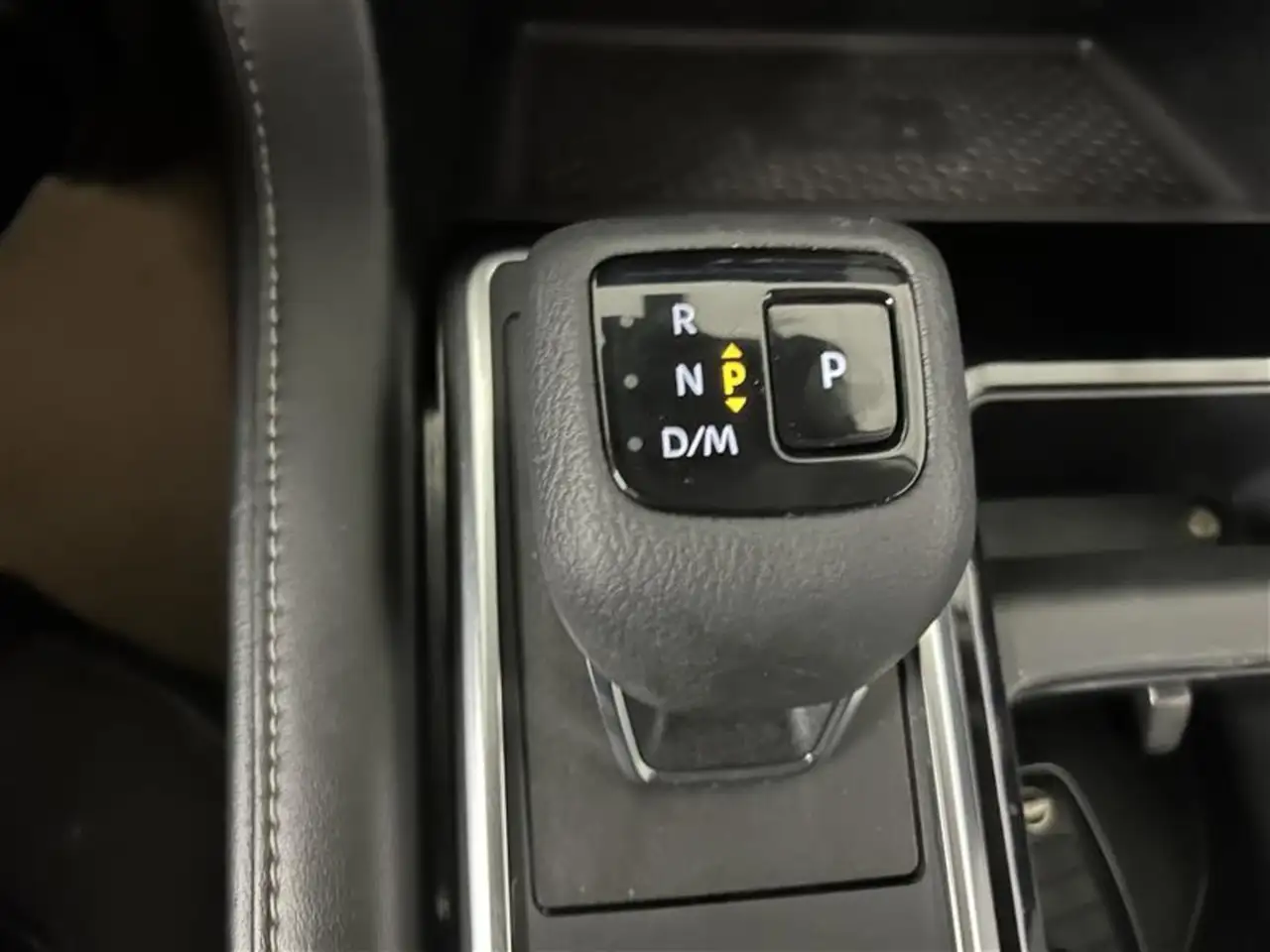 Nissan Pathfinder снимка Nissan Pathfinder