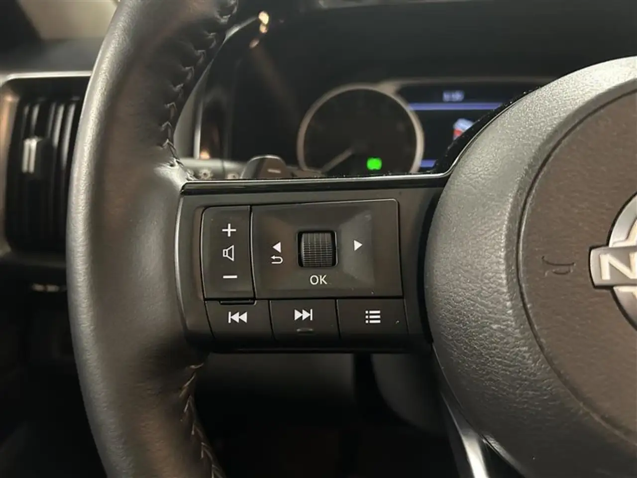 Nissan Pathfinder снимка Nissan Pathfinder