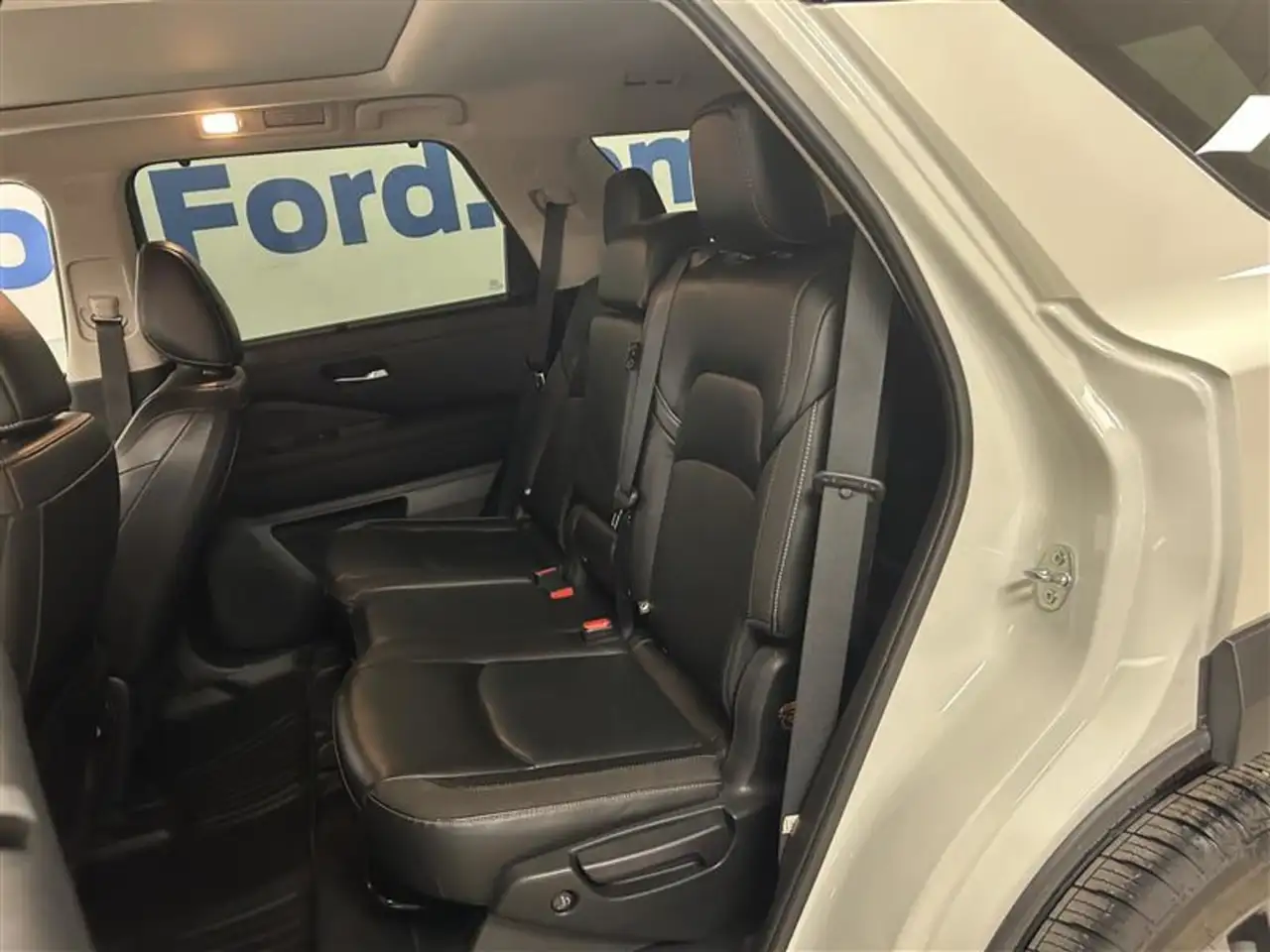 Nissan Pathfinder снимка Nissan Pathfinder
