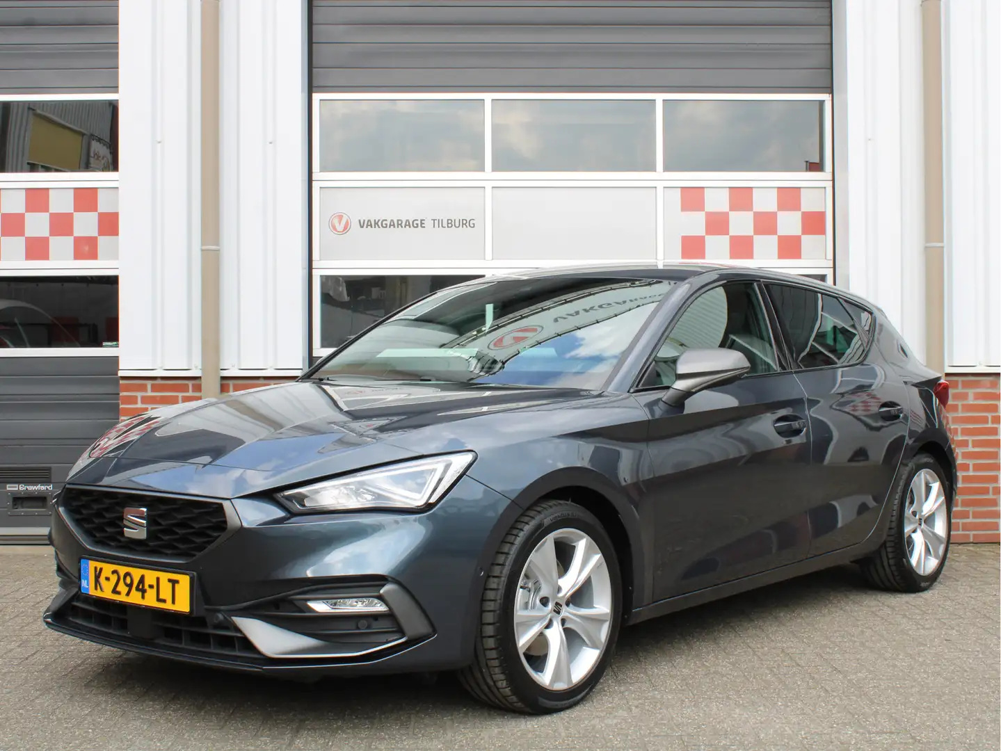 SEAT Leon 1.0 TSI FR Launch Edition /Virtual Cockpit/BEATS/T Grau - 1