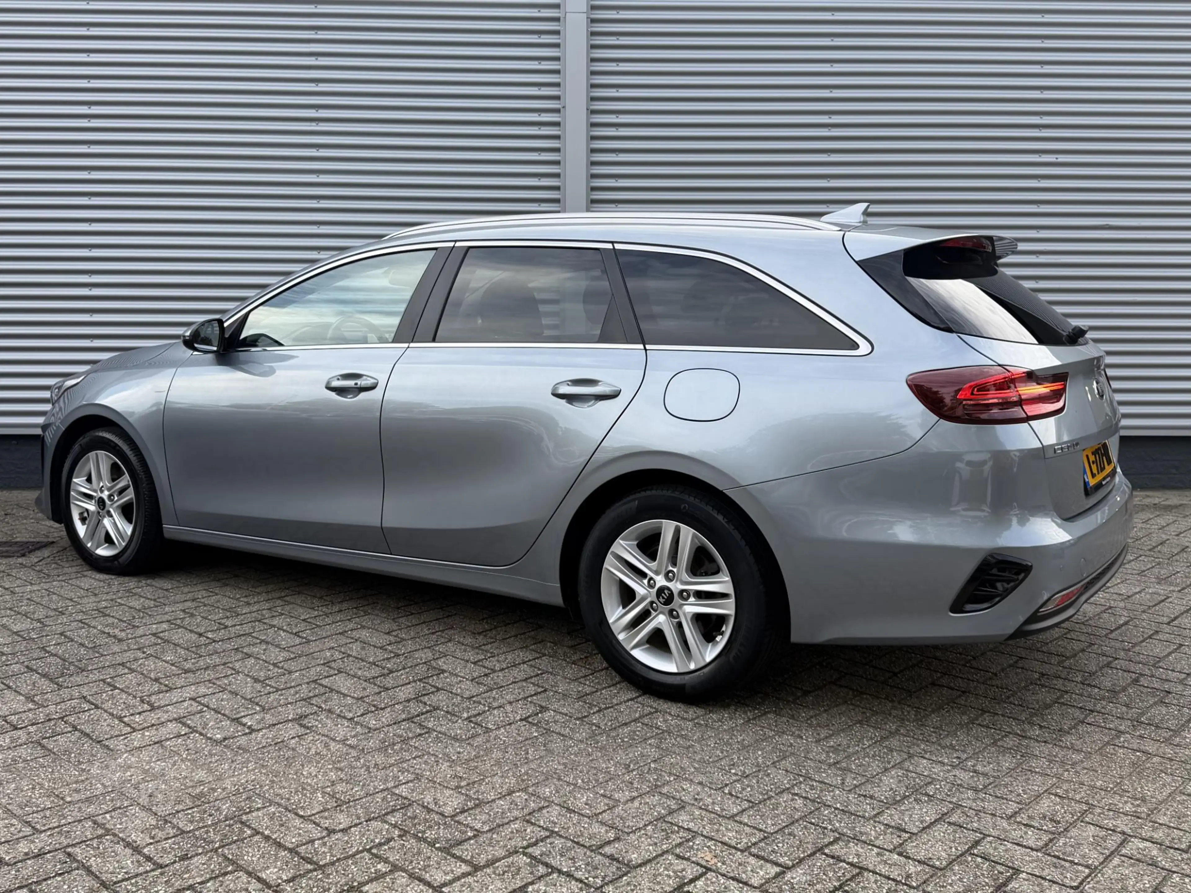 Kia Ceed SW / cee'd SW Sportswagon 1.0 T-GDi DynamicPlusLine | Stoel/Stuu — photo 3