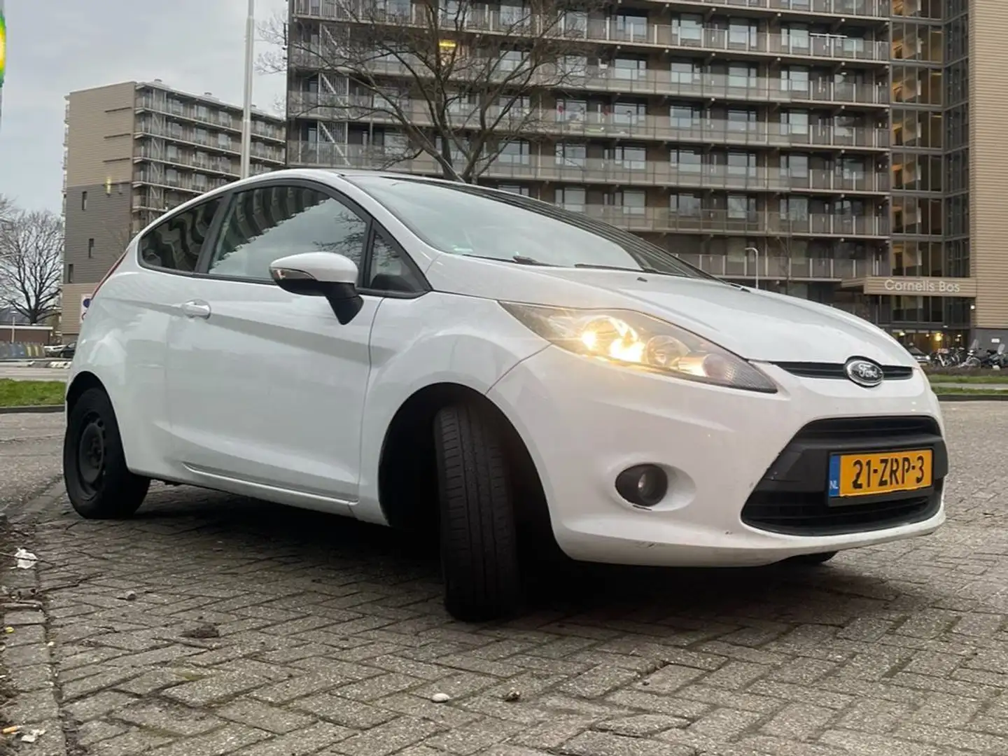 Ford Fiesta 1.6 TDCi Sport Bílá - 2