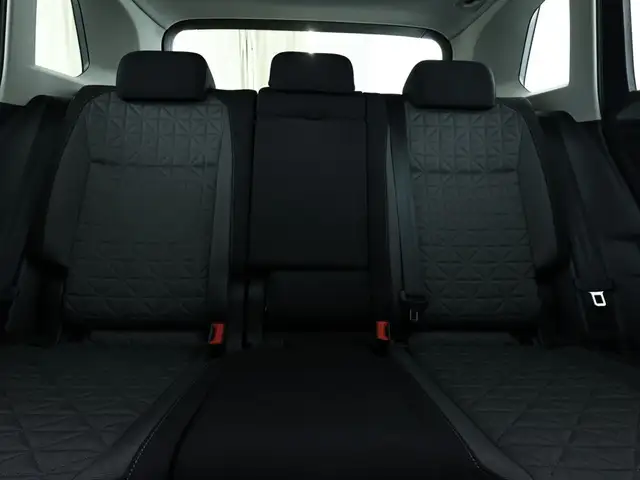 Volkswagen Tiguan view 15