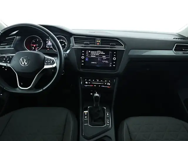 Volkswagen Tiguan view 9