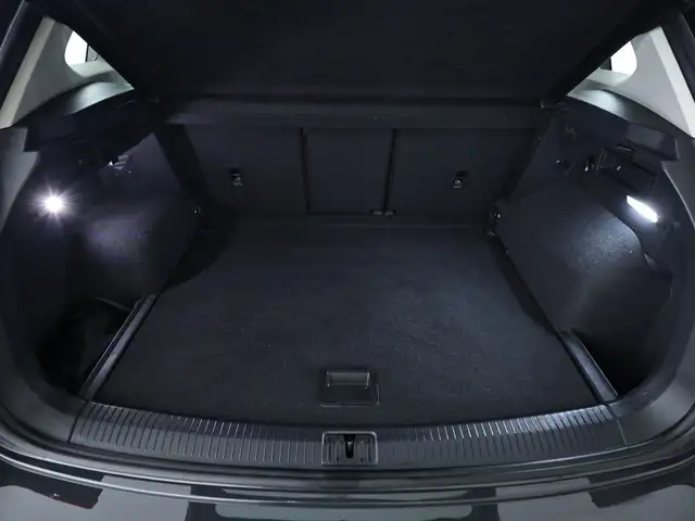 Volkswagen Tiguan view 6