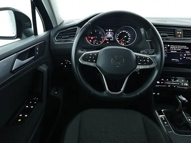 Volkswagen Tiguan view 10