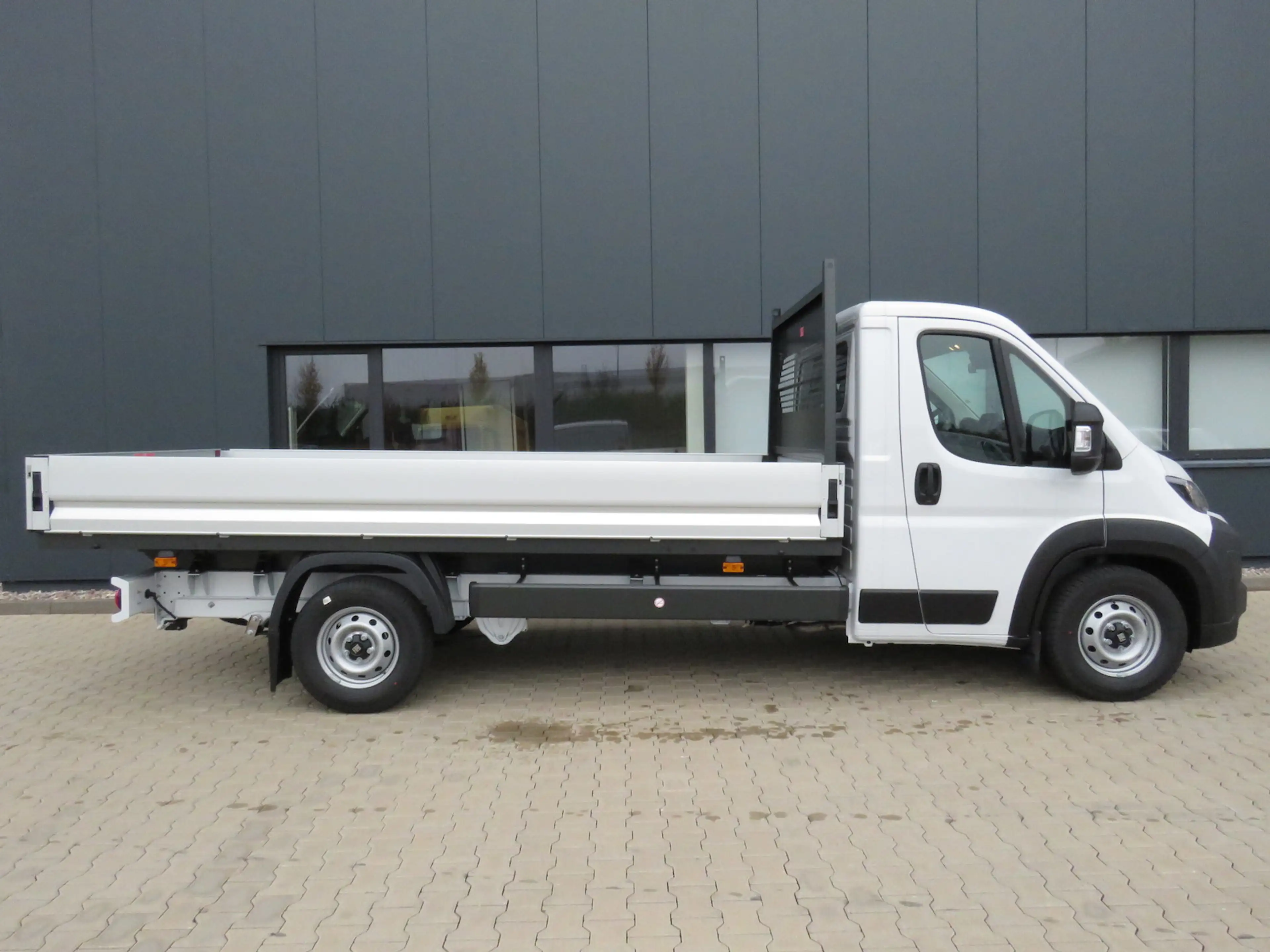 Fiat Ducato Maxi Pritsche 35 L4 180/ 10-Zoll-Navi+AHK — photo 3