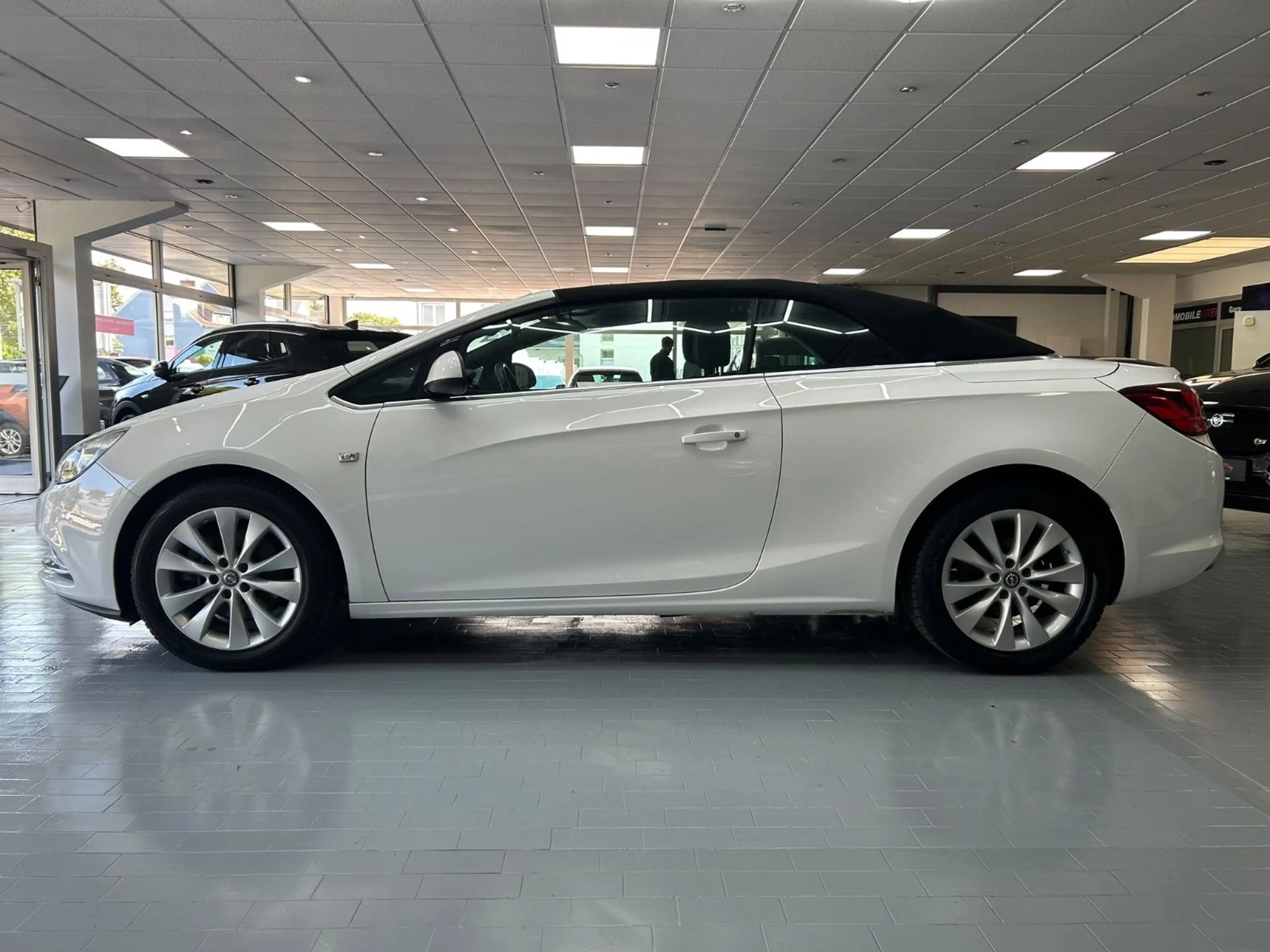 Opel Cascada Edition 1.4 Turbo/ Navi / TÜV Neu — photo 6