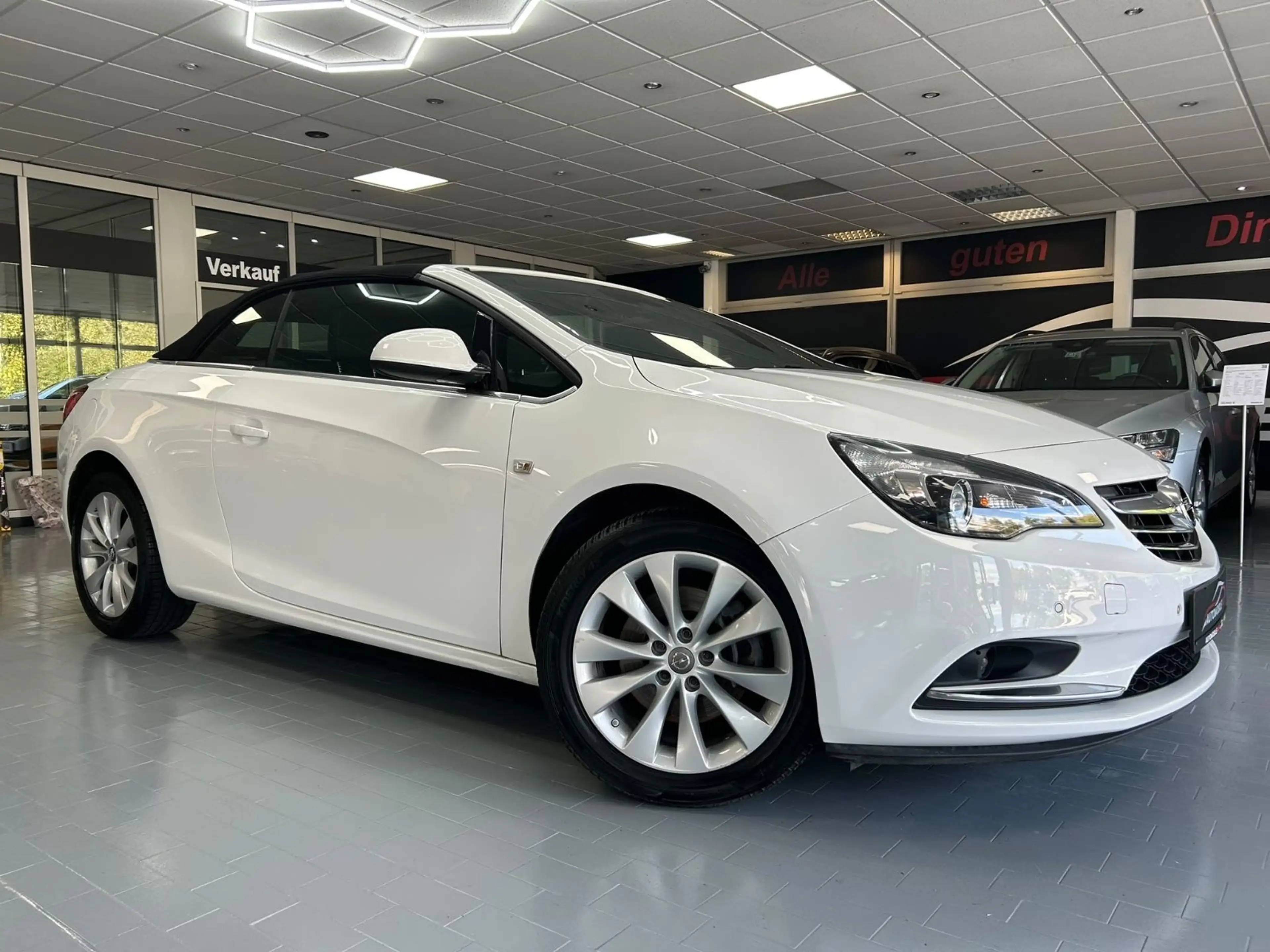 Opel Cascada Edition 1.4 Turbo/ Navi / TÜV Neu — photo 2