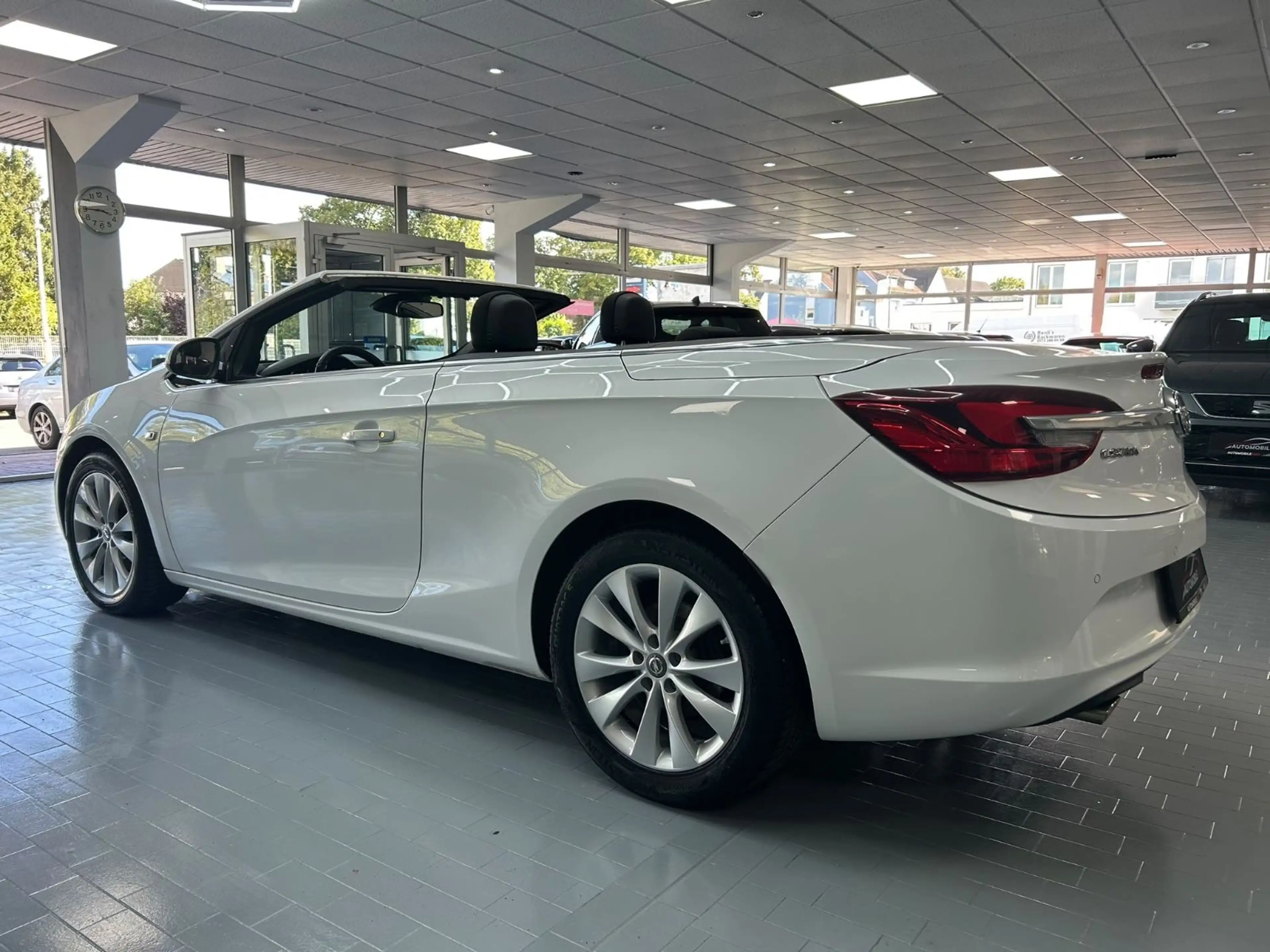 Opel Cascada Edition 1.4 Turbo/ Navi / TÜV Neu — photo 13