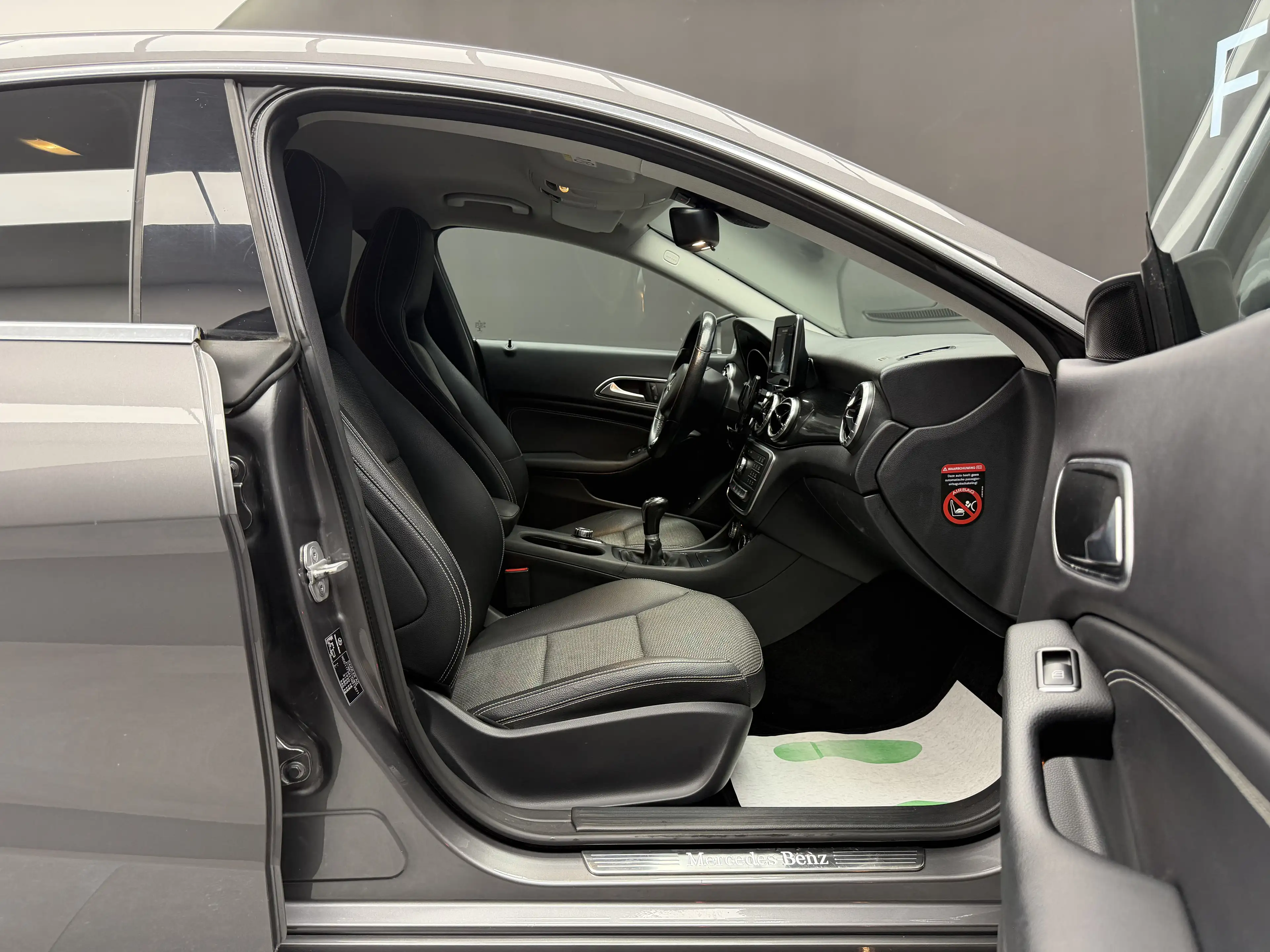 Mercedes-Benz CLA 180 1.6 * 1ER PROP + GPS + CLIM + REGU + GARANTIE * — photo 9