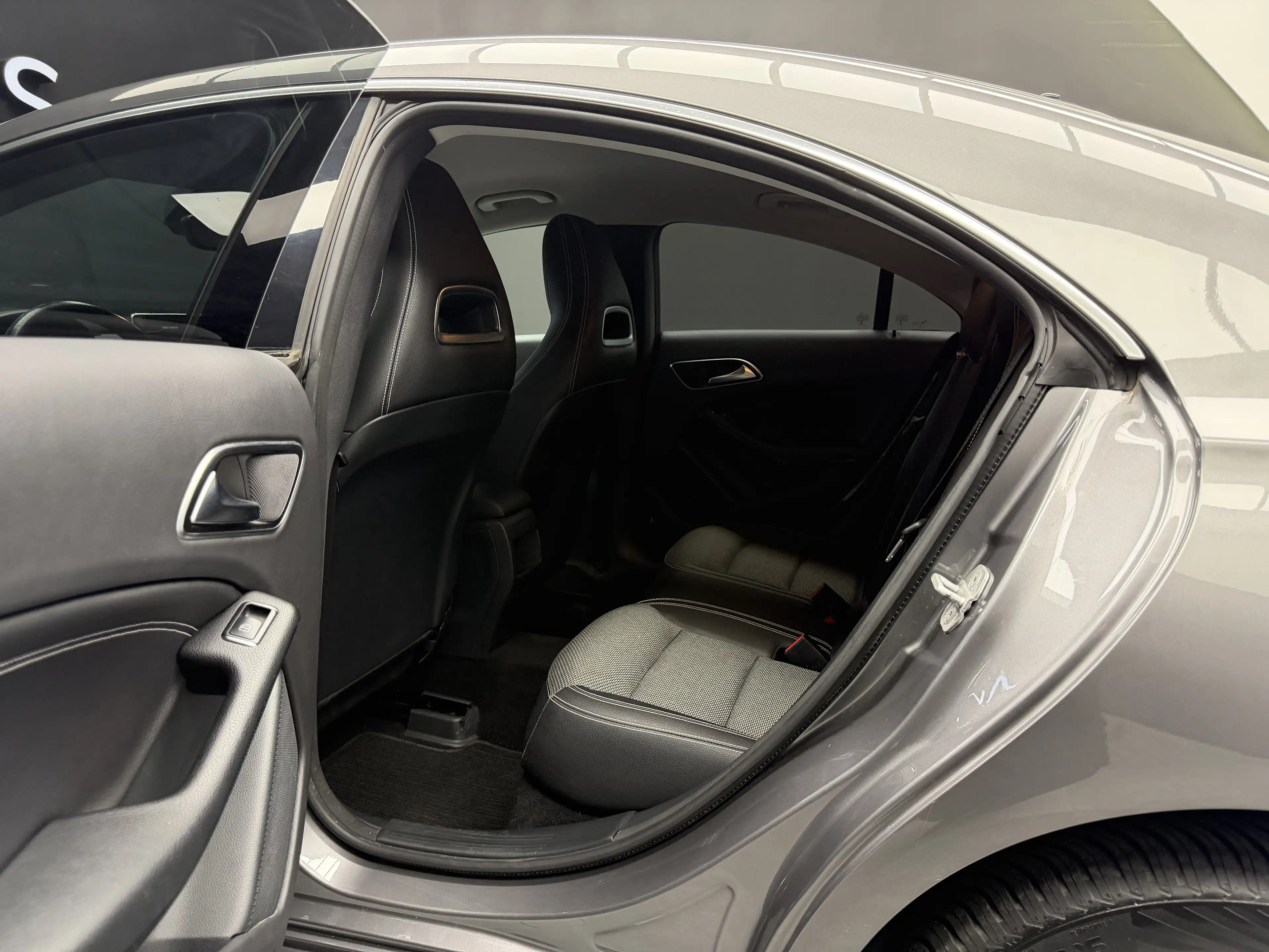 Mercedes-Benz CLA 180 1.6 * 1ER PROP + GPS + CLIM + REGU + GARANTIE * — photo 10
