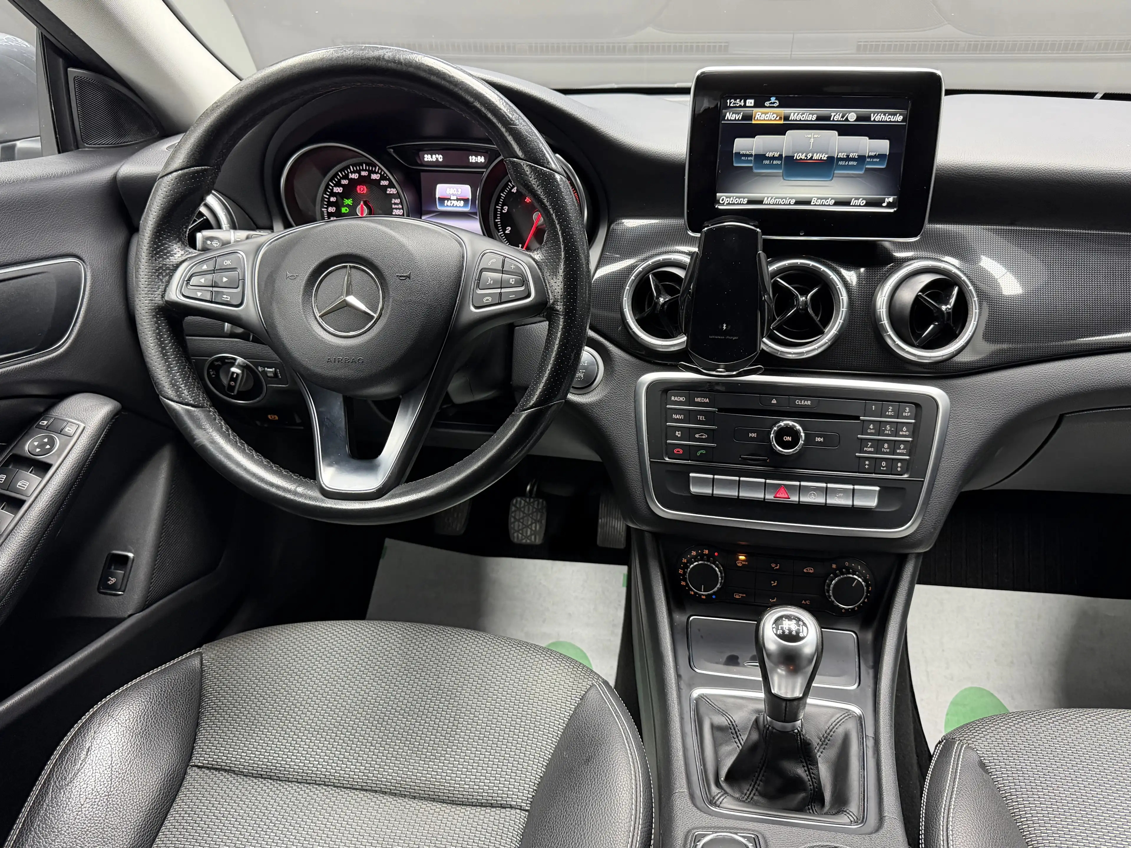 Mercedes-Benz CLA 180 1.6 * 1ER PROP + GPS + CLIM + REGU + GARANTIE * — photo 11