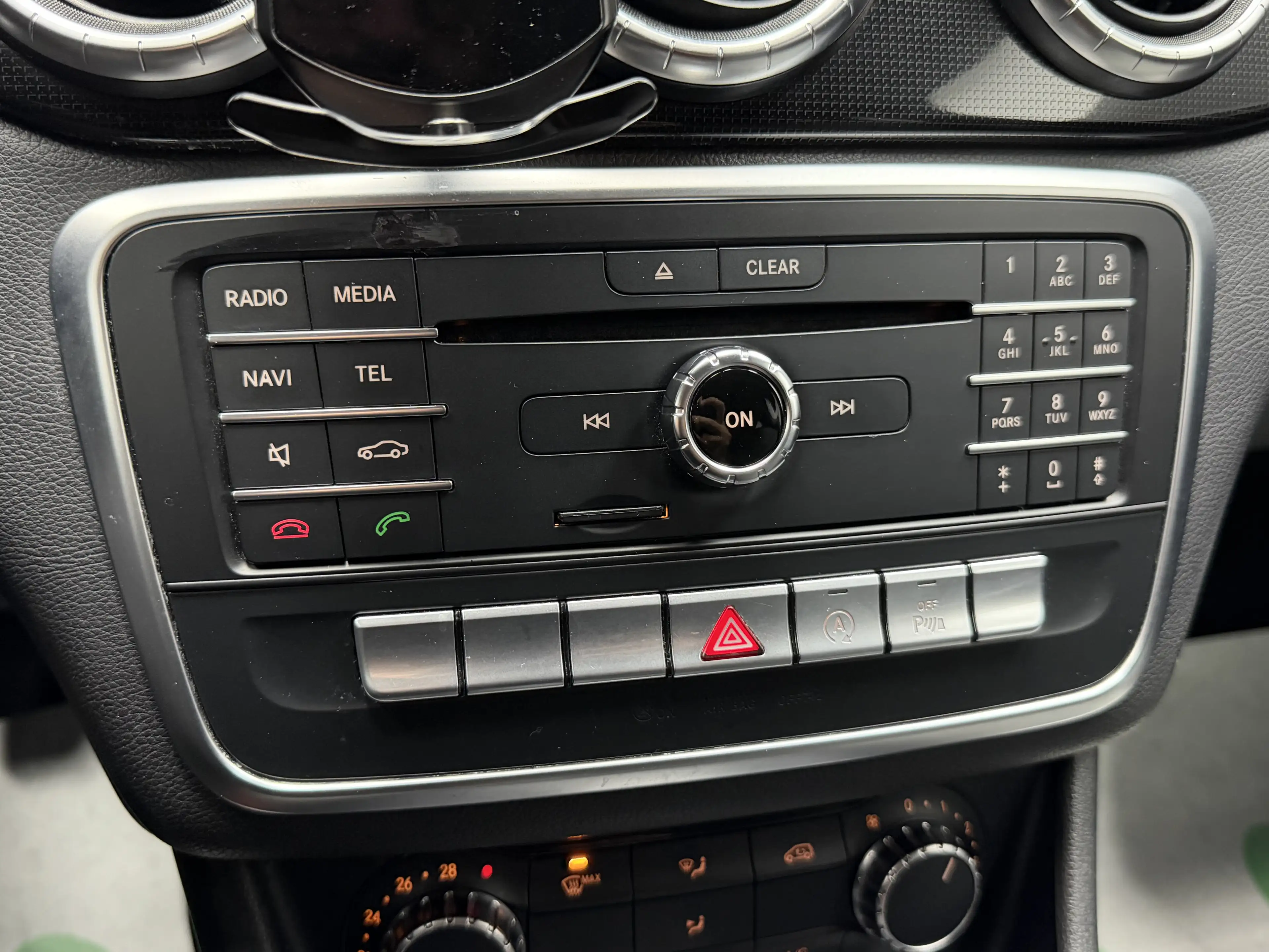 Mercedes-Benz CLA 180 1.6 * 1ER PROP + GPS + CLIM + REGU + GARANTIE * — photo 15