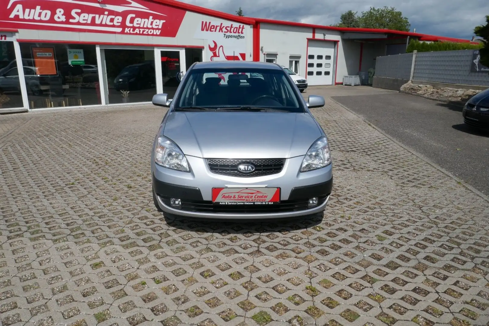 Kia Rio 1.6 AUTOMATIK GANZJAHRESREIFEN Grau - 2
