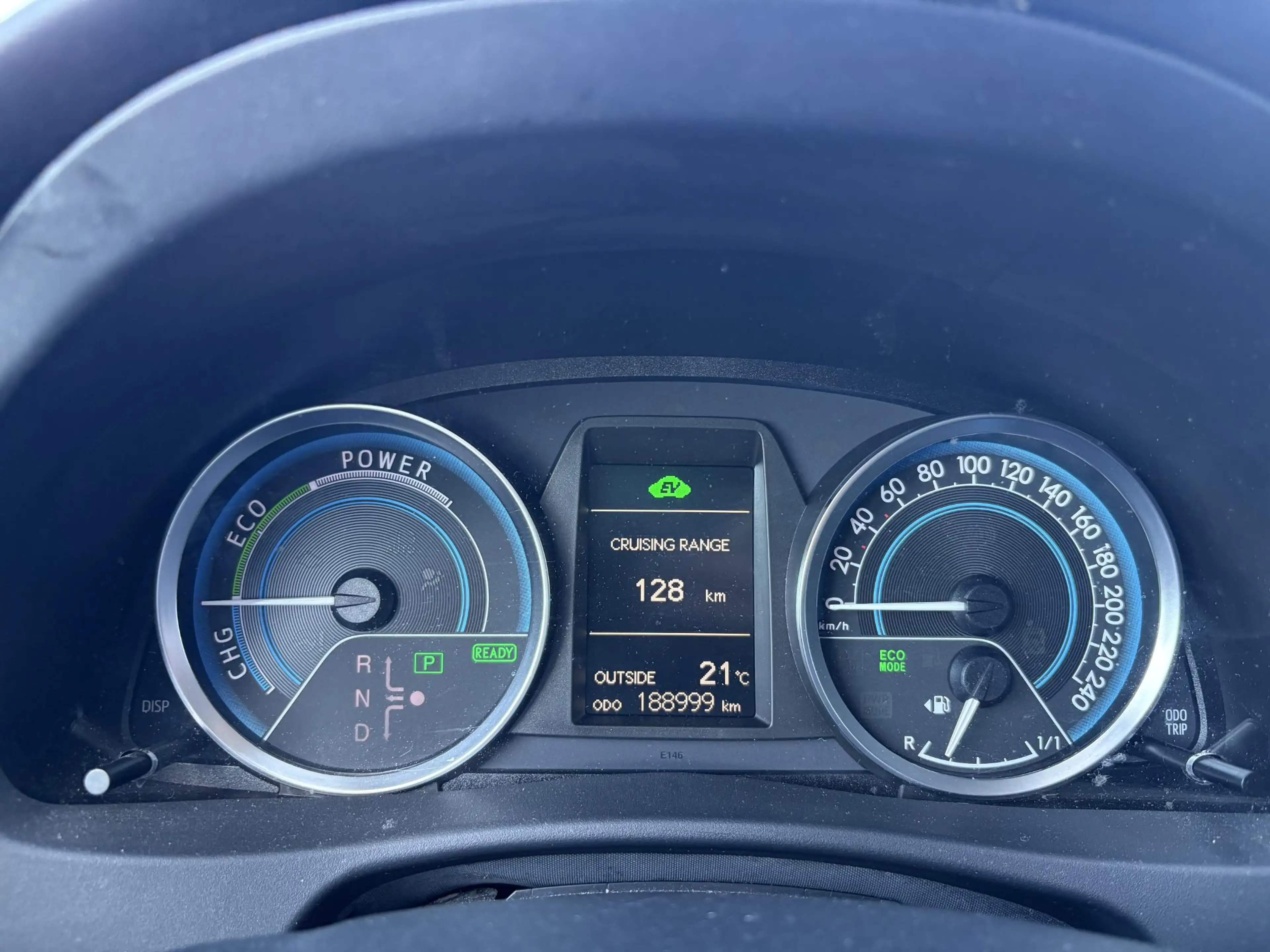 Toyota Auris 1.8 Hybrid Lease — photo 11