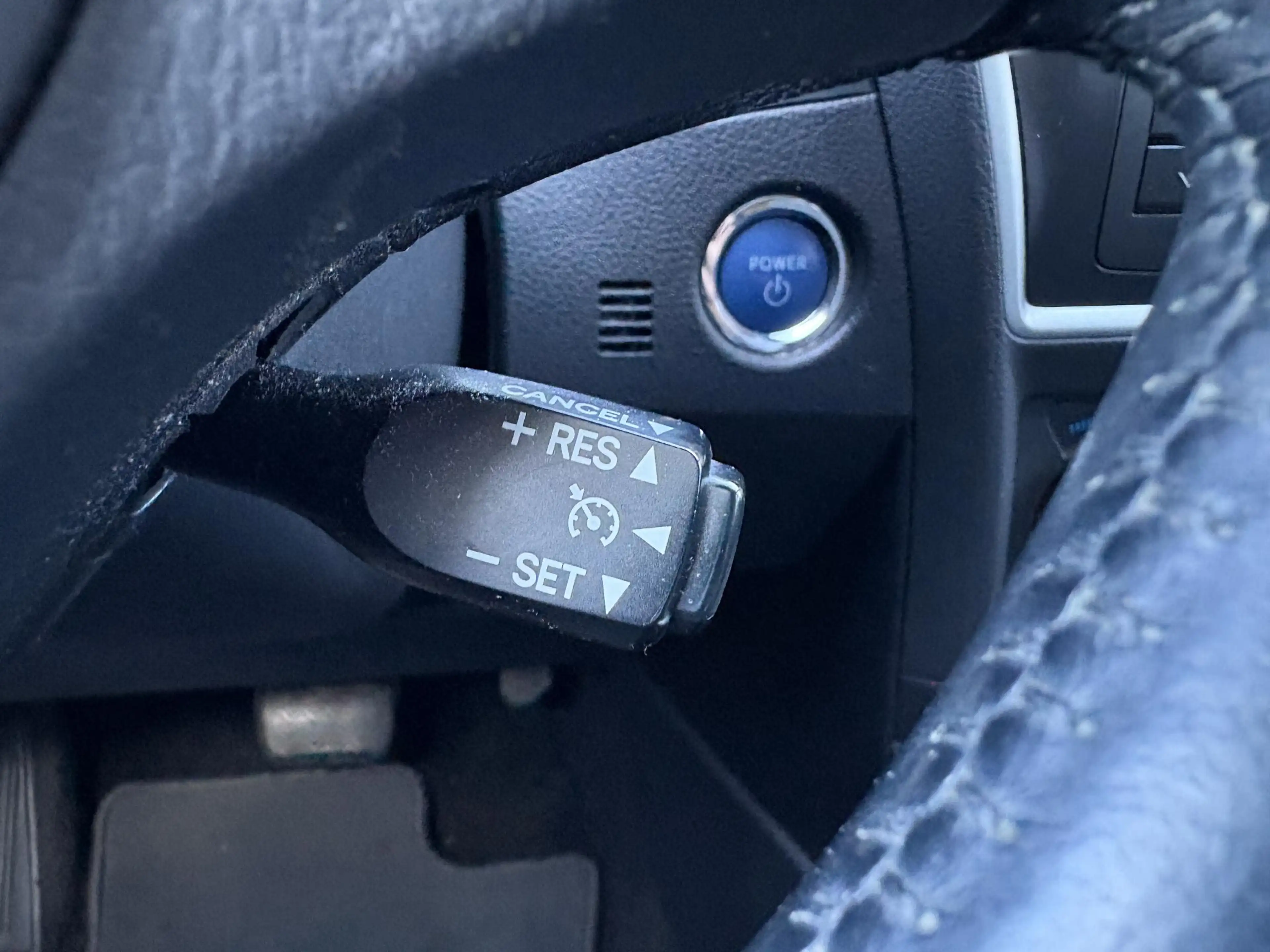 Toyota Auris 1.8 Hybrid Lease — photo 14