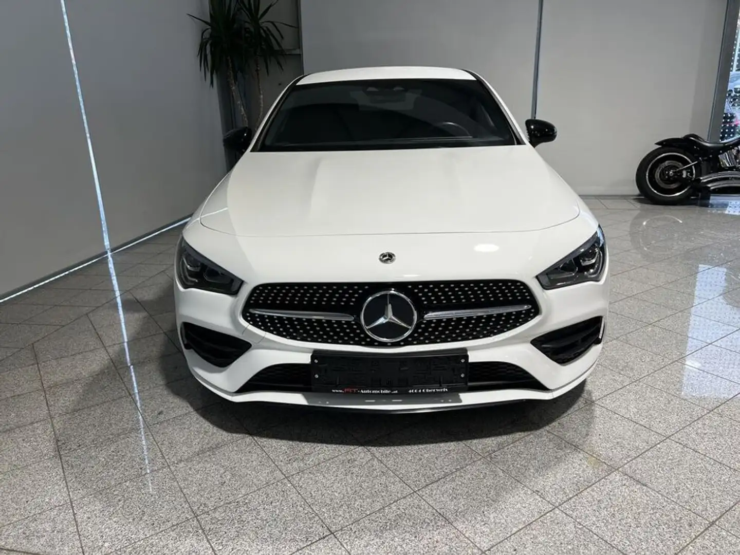 Mercedes-Benz CLA 180 d AMG Weiß - 2