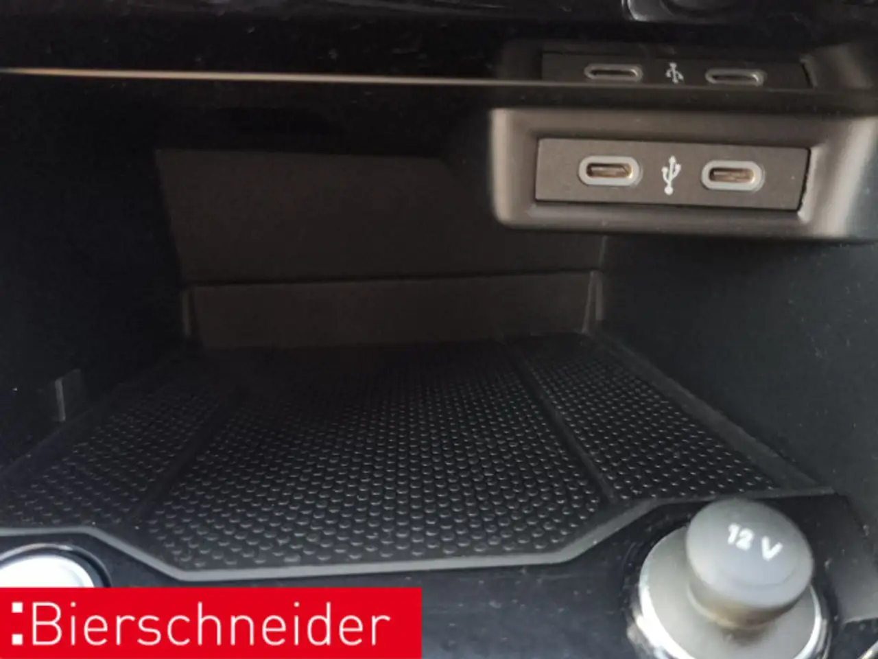 Volkswagen T-Roc 2.0 TSI DSG 4Mo R AKRA MATRIX DCC 19 — معرض صور السيارة 25