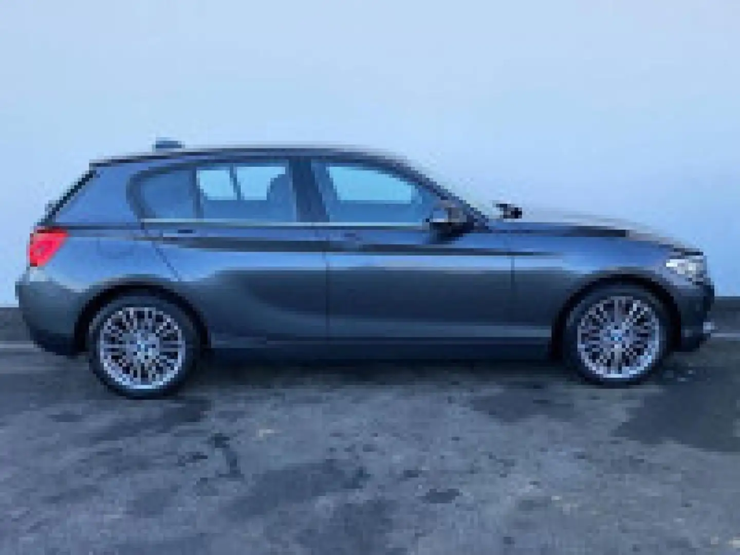 BMW 118 118dA 150ch UrbanChic 5p Euro6d-T Grau - 2