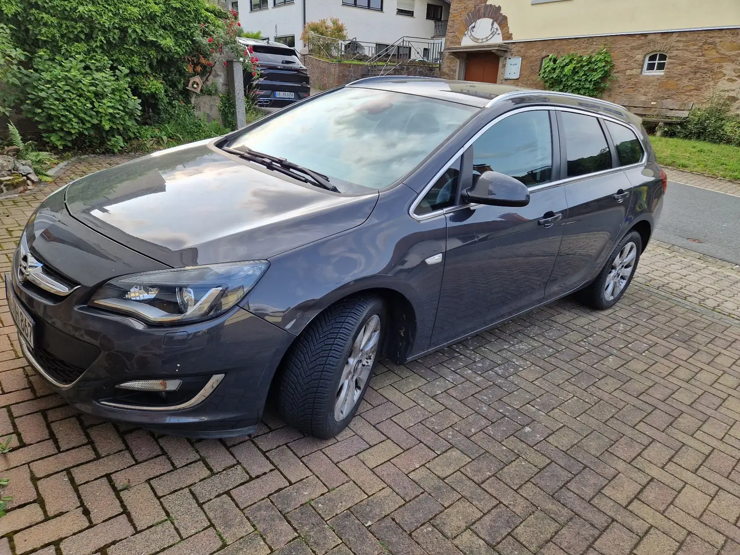 Opel Astra Exklusiv Grau - 1