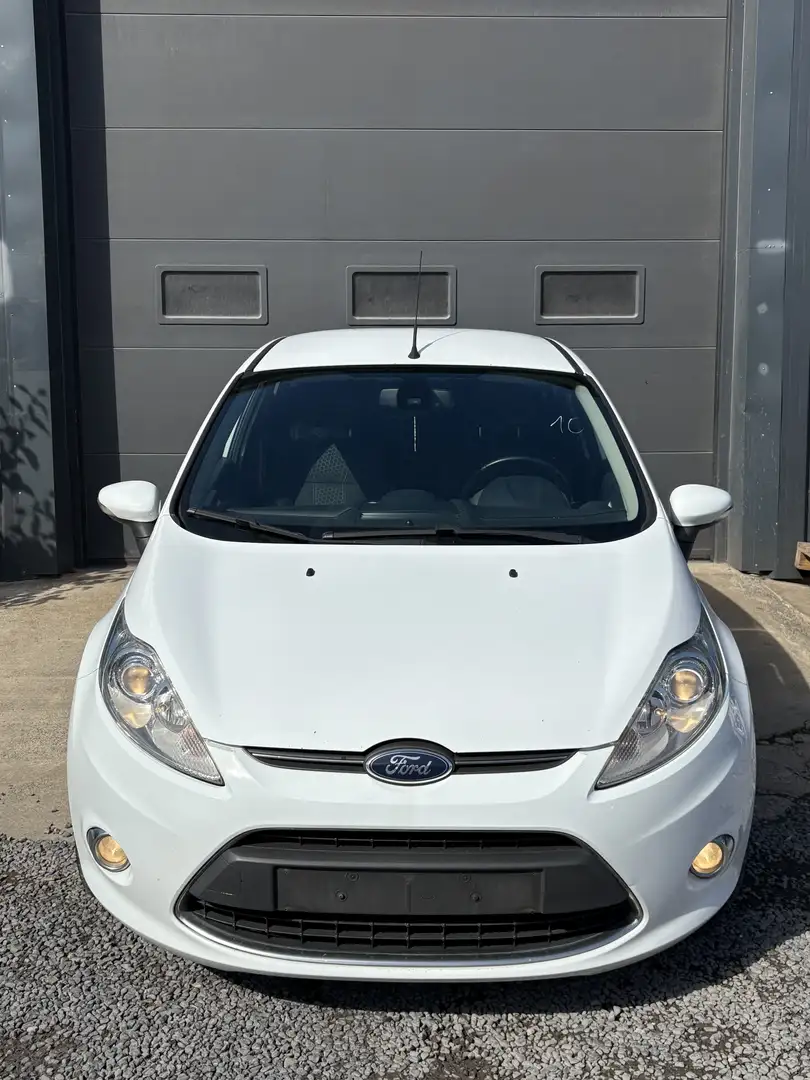 Ford Fiesta 1.6 TDCi Blanc - 1