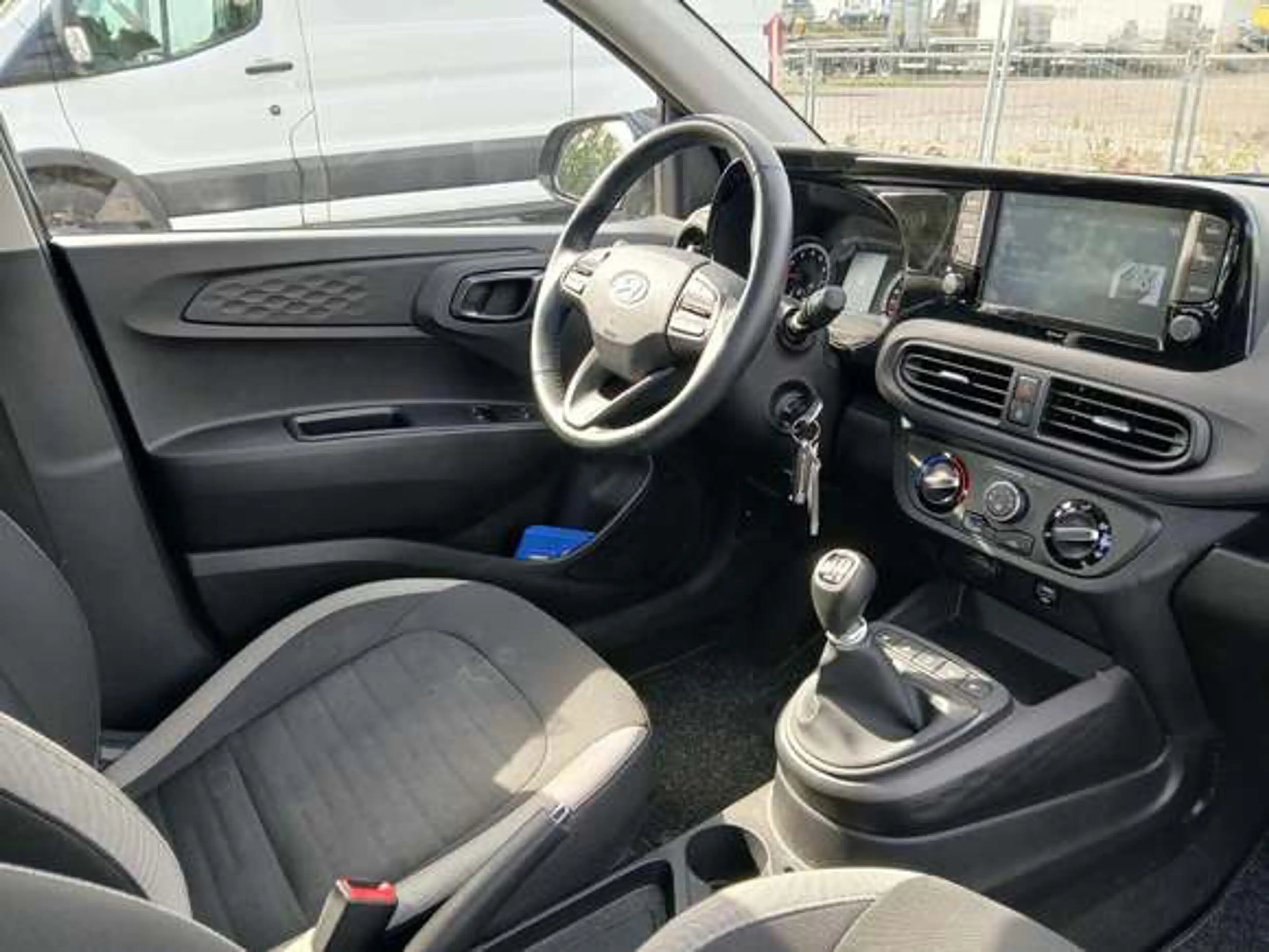 Hyundai i10 I10 RADIO MFL SHZ PDC Spurhalte — photo 8