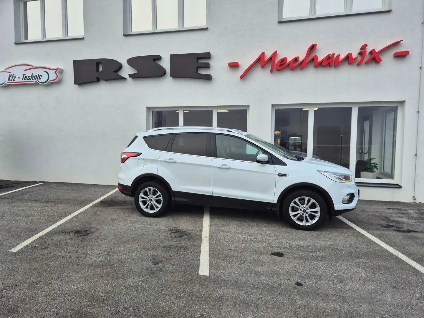 Ford Kuga Titanium AWD,LED,Navi,AHK,SHZ,Leder,usw... Weiß - 1