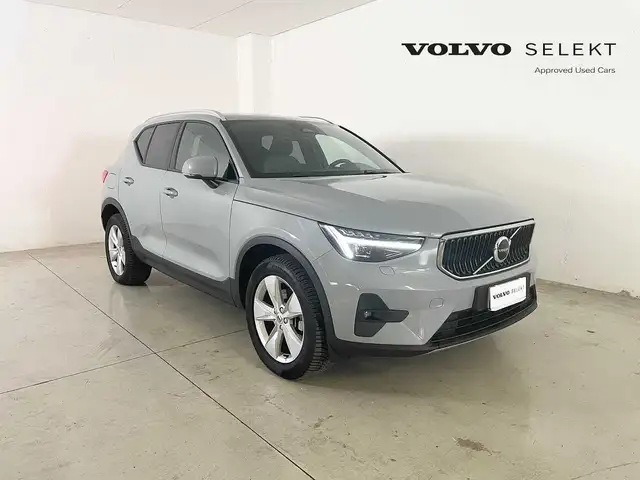 Volvo XC40 Core, B3 Mild hybrid, Benzina
