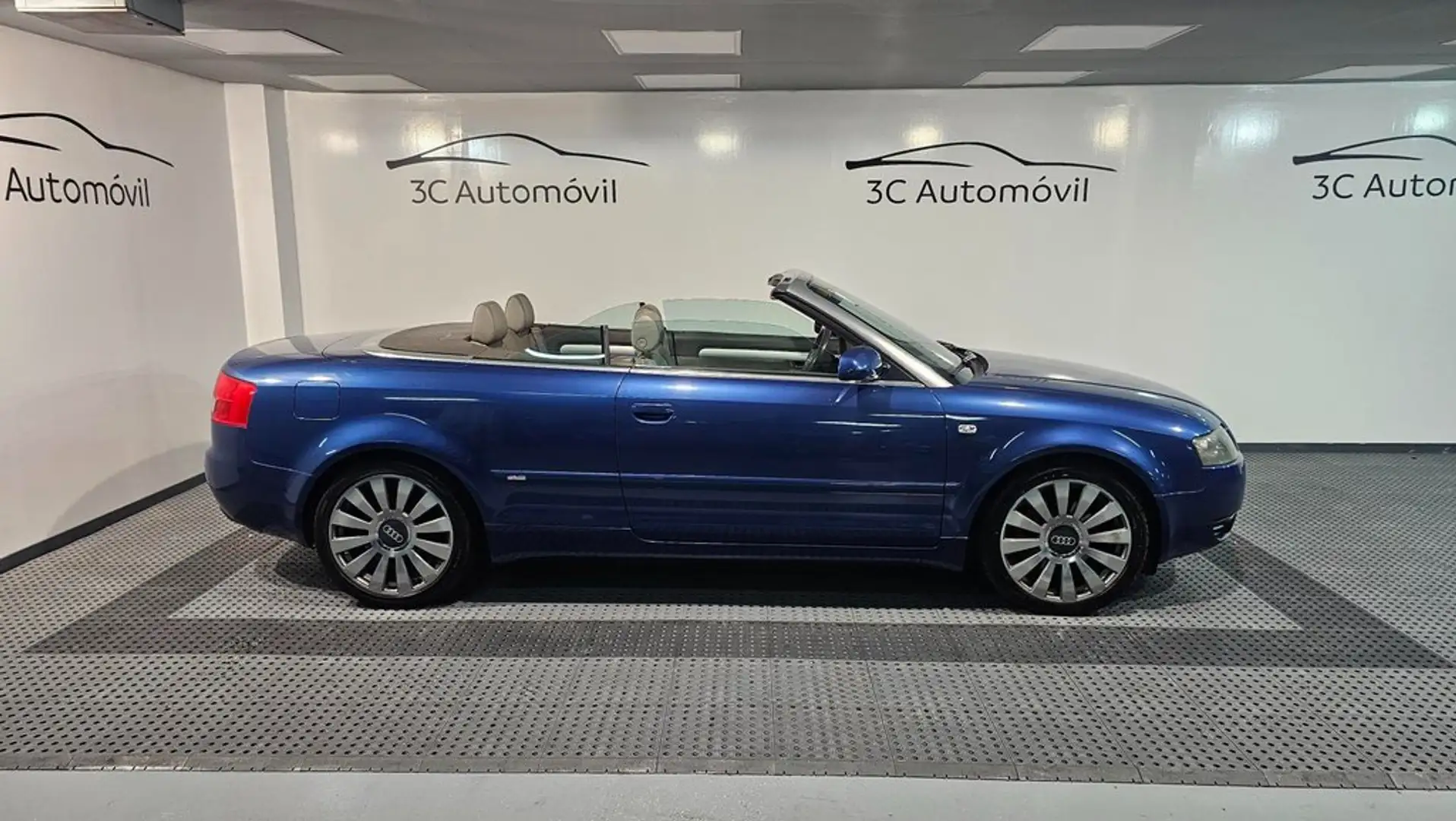 Audi A4 2.5 TDI multitronic Cabrio Azul - 2