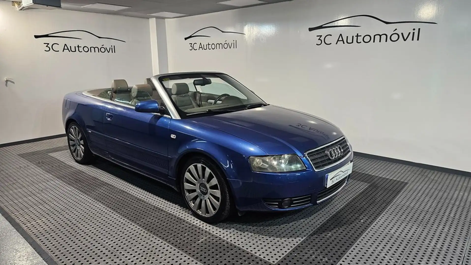 Audi A4 2.5 TDI multitronic Cabrio Blau - 1