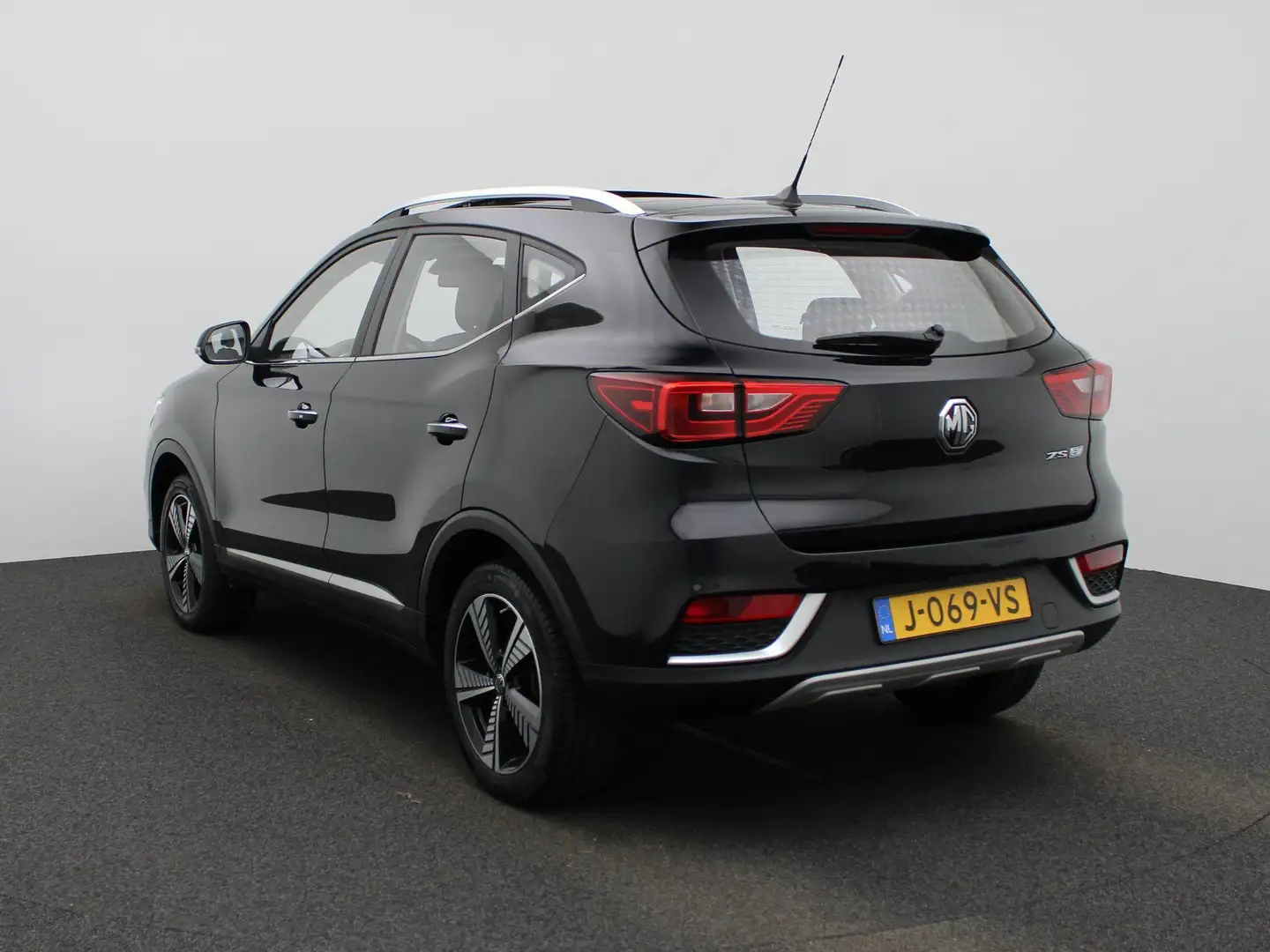 MG ZS MG EV Luxury 45 kWh | Pano | Apple Carplay/Android Zwart - 2