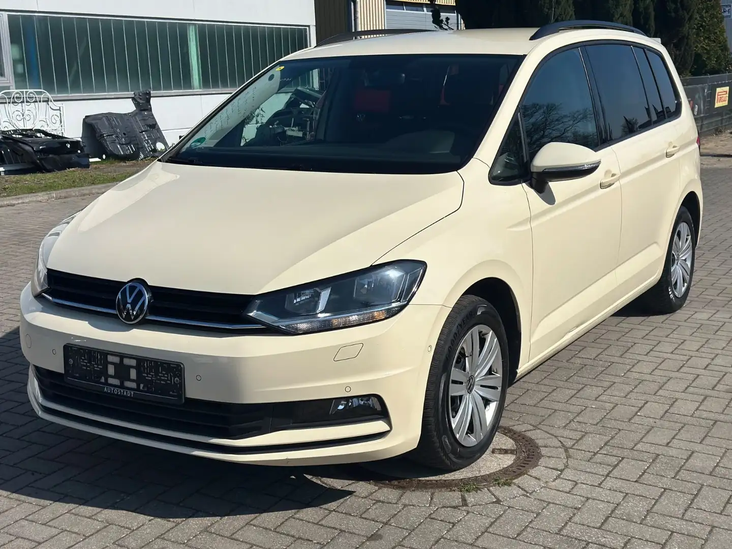 Volkswagen Touran 2.0 TDI Aut*Navi*PDC*Klima*7-Sitzer* Beige - 1