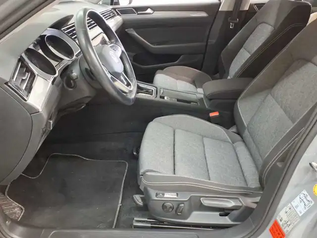 Volkswagen Passat view 7