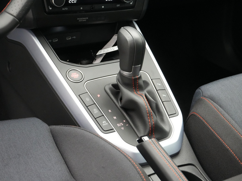 SEAT Arona FR DSG PDC VIRT CARPLAY SHZ NAVI LED KAM — photo 12