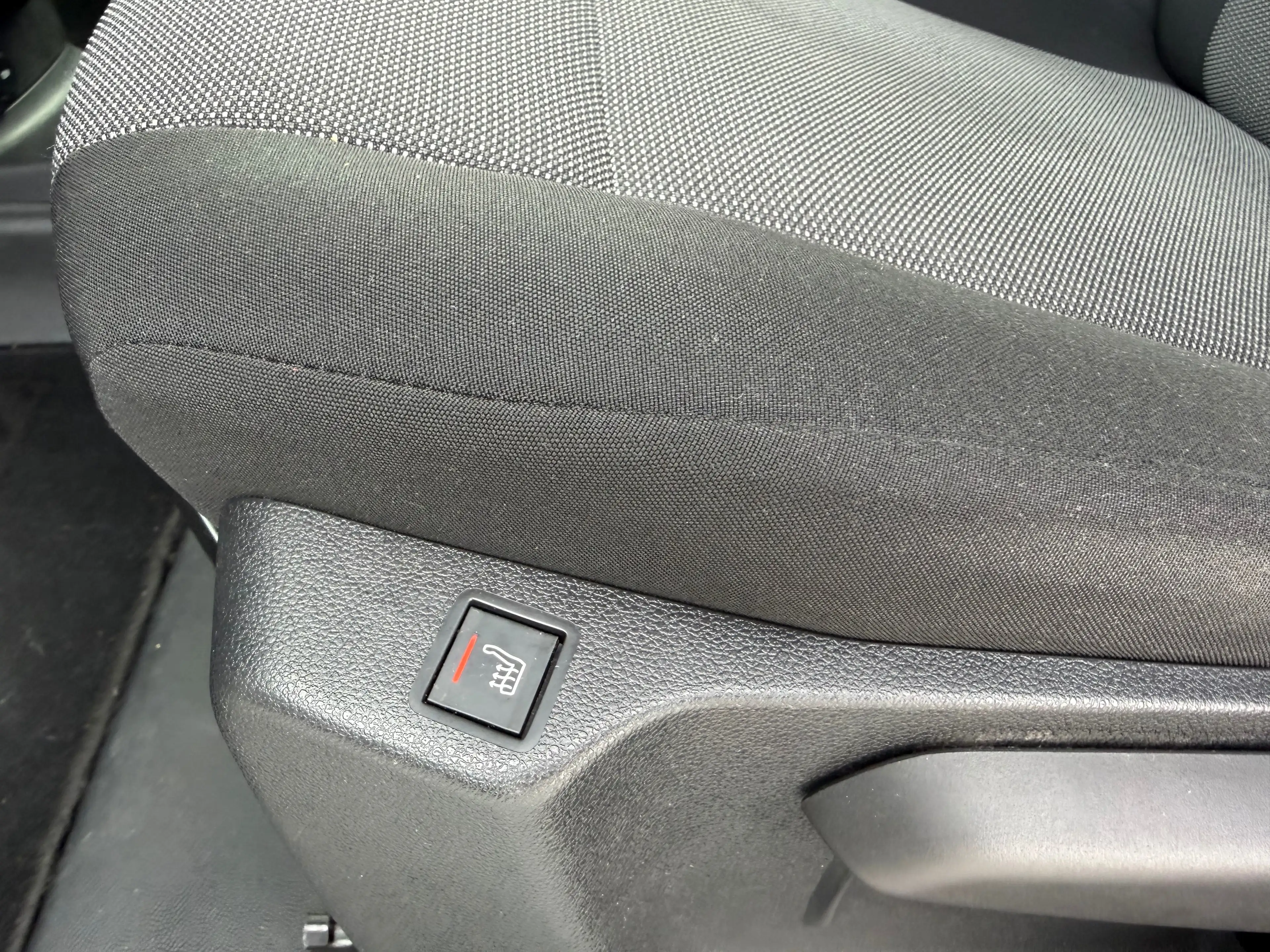Peugeot Partner Long chassis - Attache remorque - Car play - 3 places - Tvac — photo 14