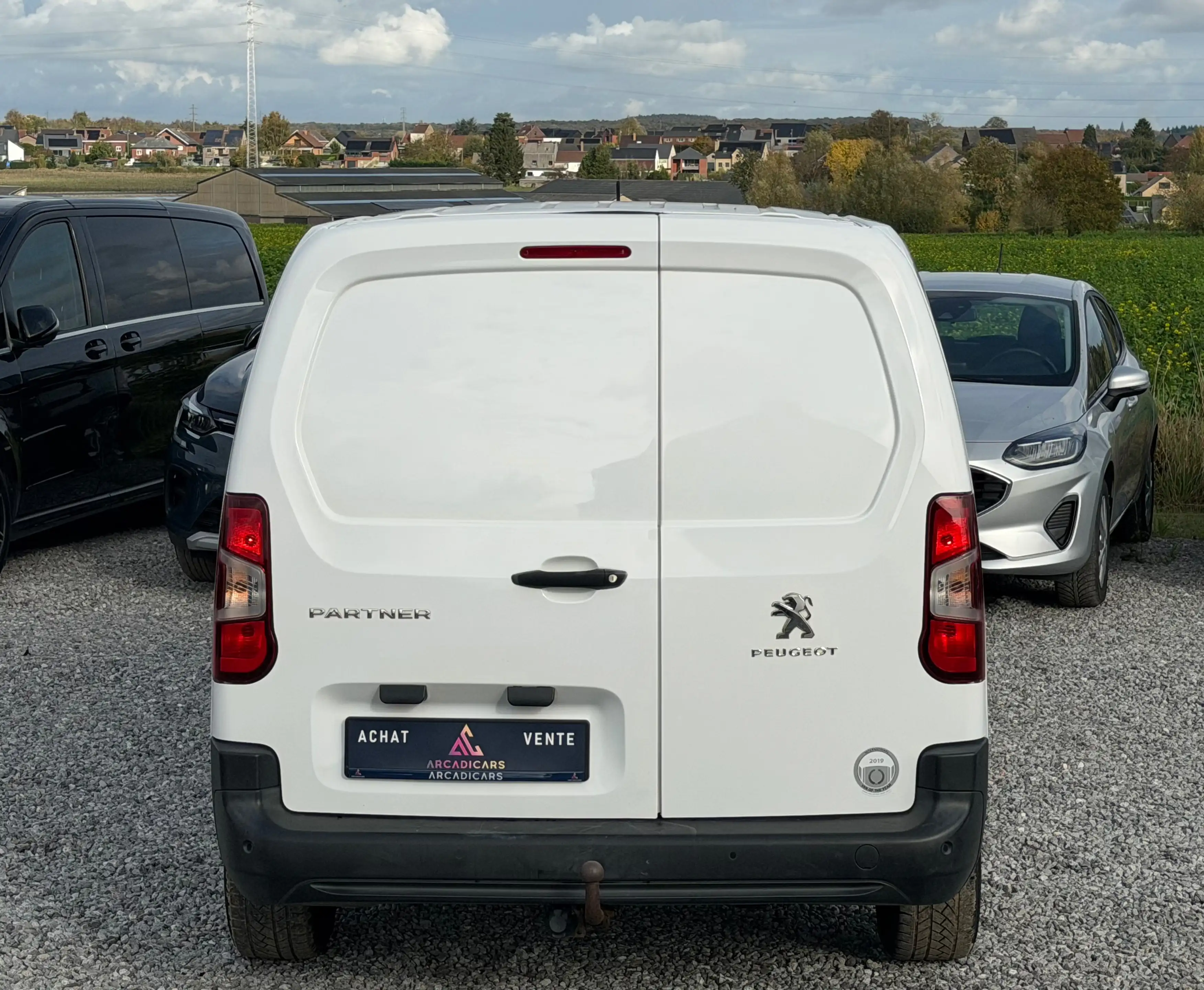 Peugeot Partner Long chassis - Attache remorque - Car play - 3 places - Tvac — photo 7