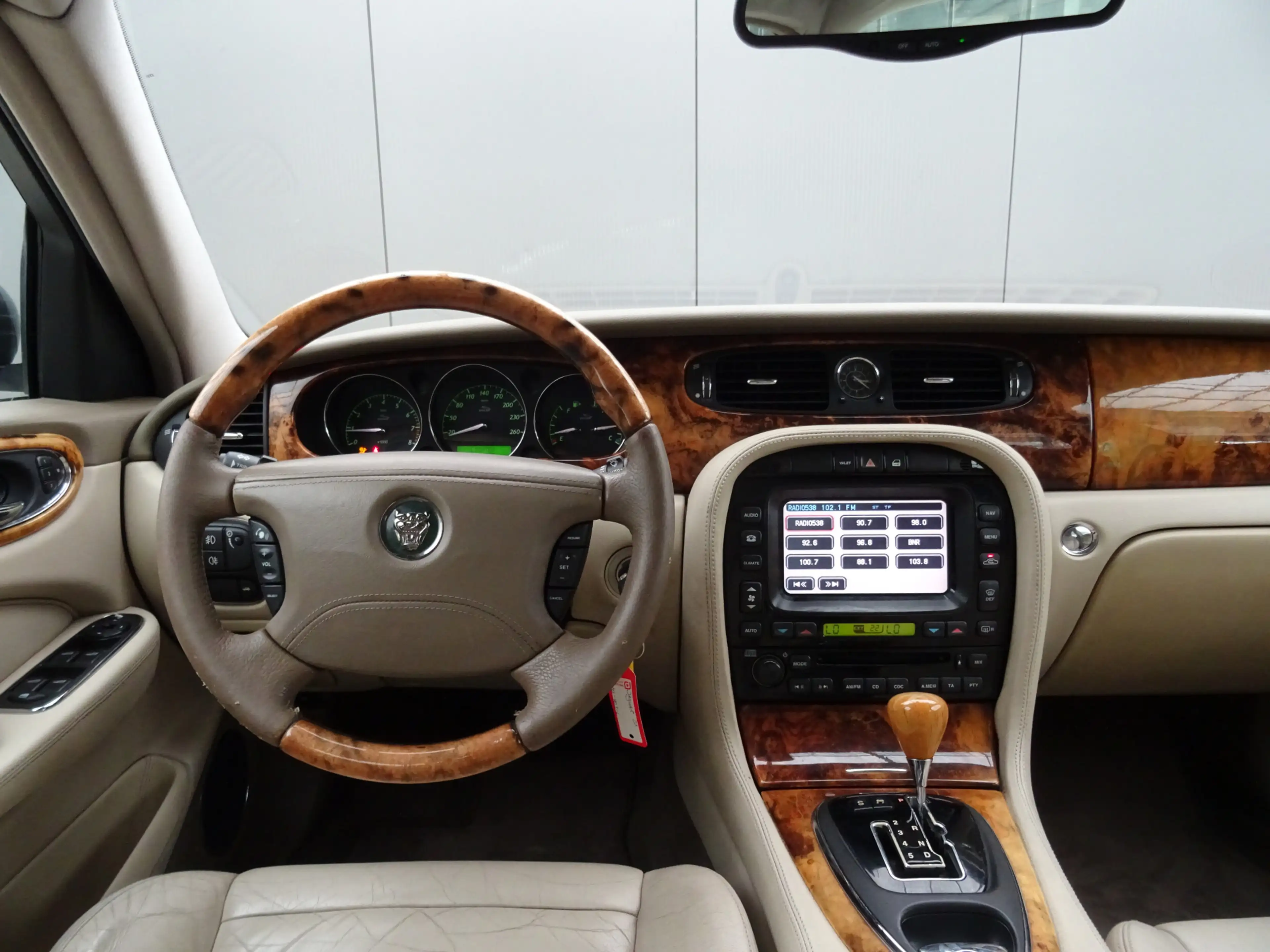 Jaguar XJ 3.0 V6 * YOUNGTIMER !! — photo 9