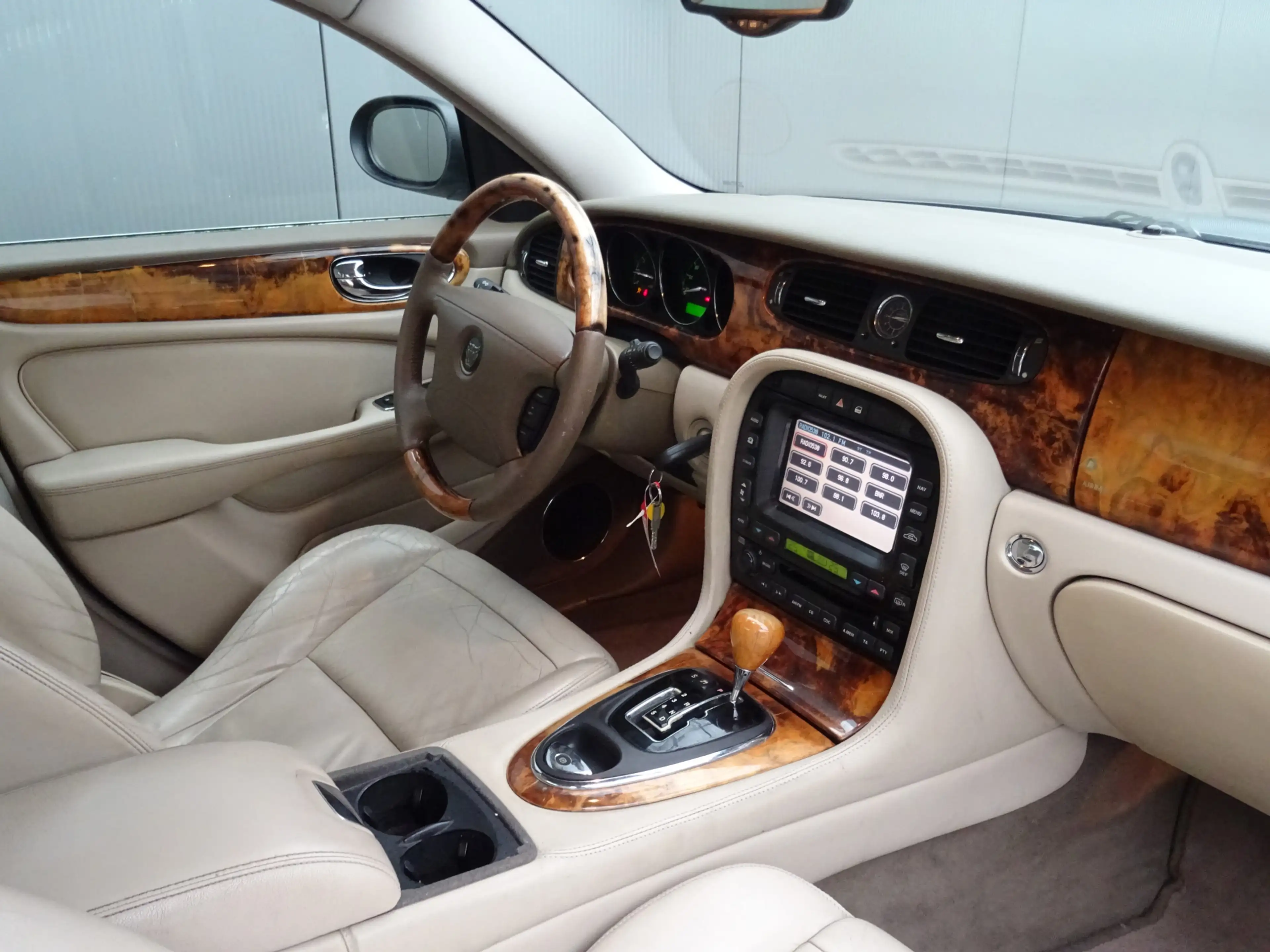 Jaguar XJ 3.0 V6 * YOUNGTIMER !! — photo 3
