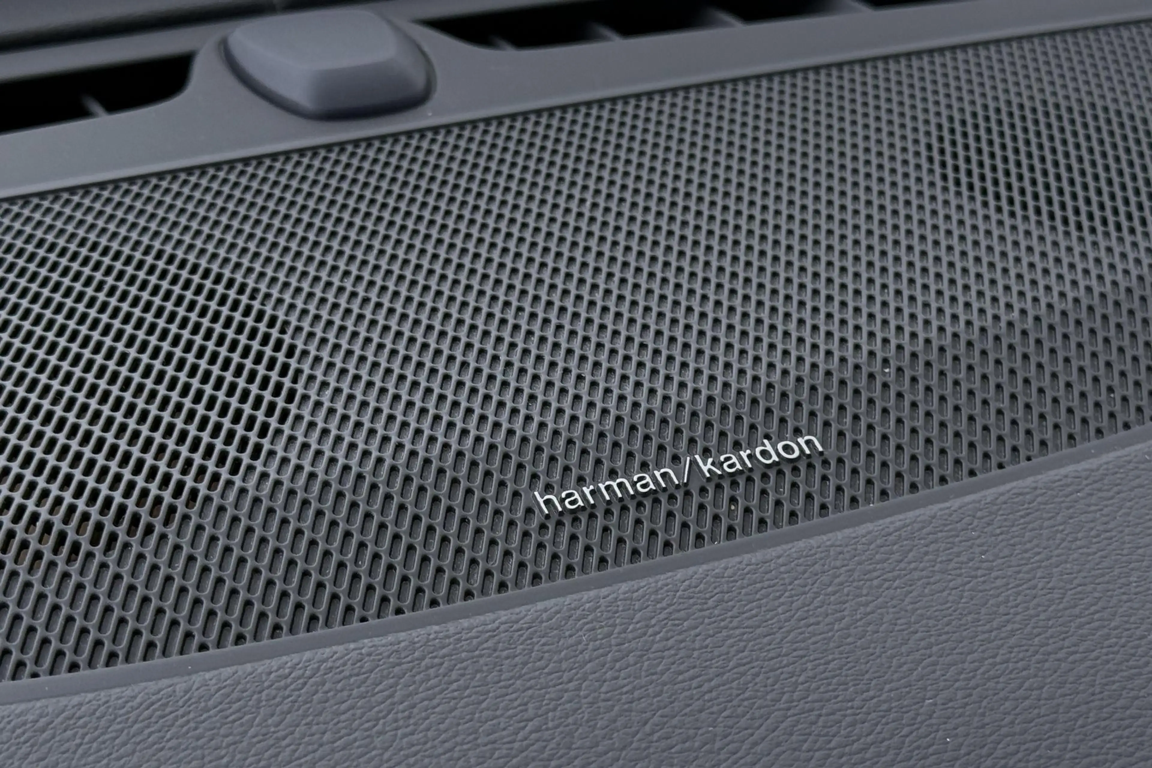 Volvo XC90 T8 Twin Engine Inscription Intro Edition | Harman/ — photo 13
