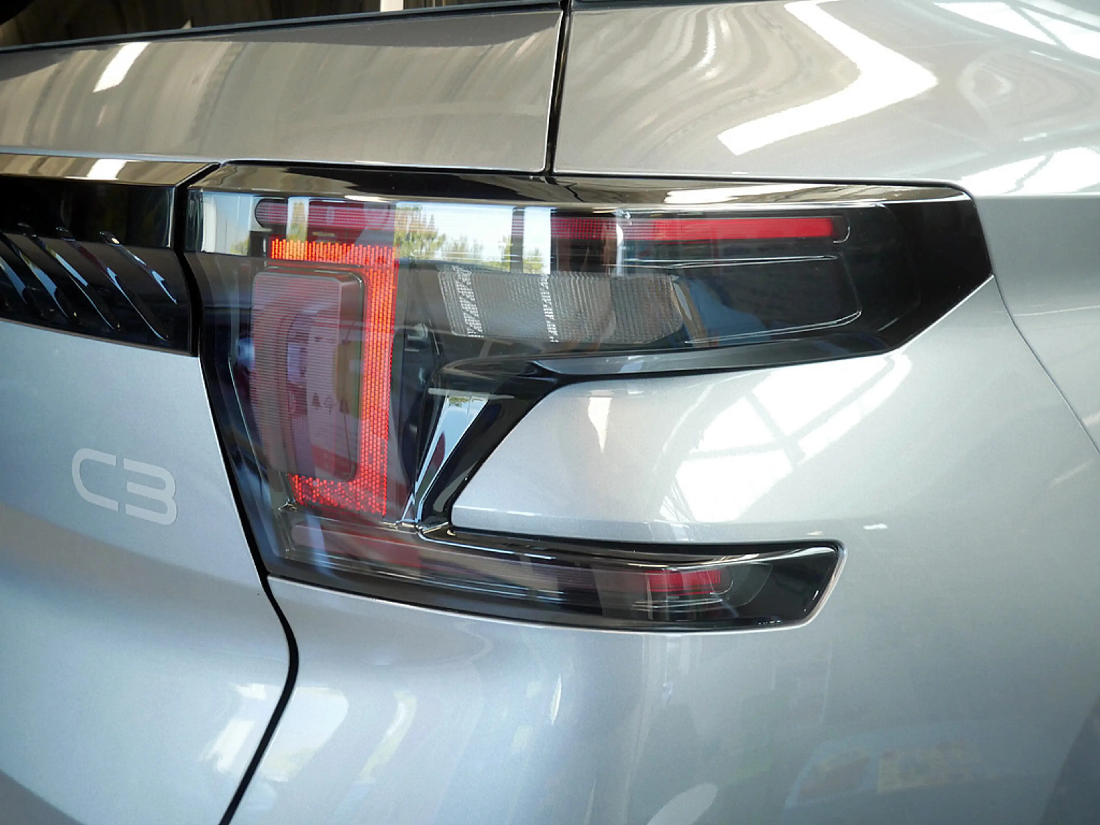 Citroen C3 Aircross Hybrid 145 Collection KAMERA LED — photo 9