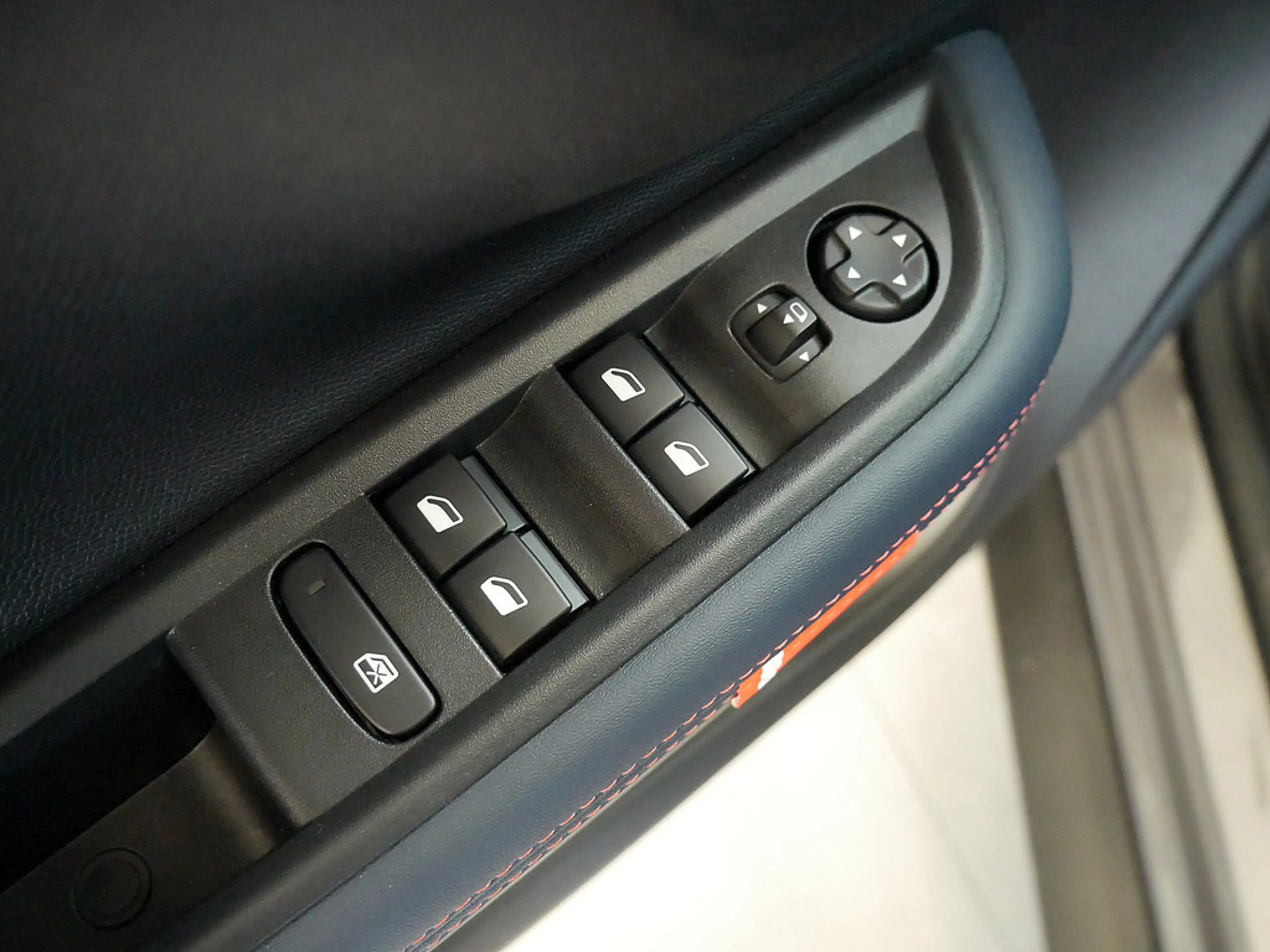 Citroen C3 Aircross Hybrid 145 Collection KAMERA LED — photo 13