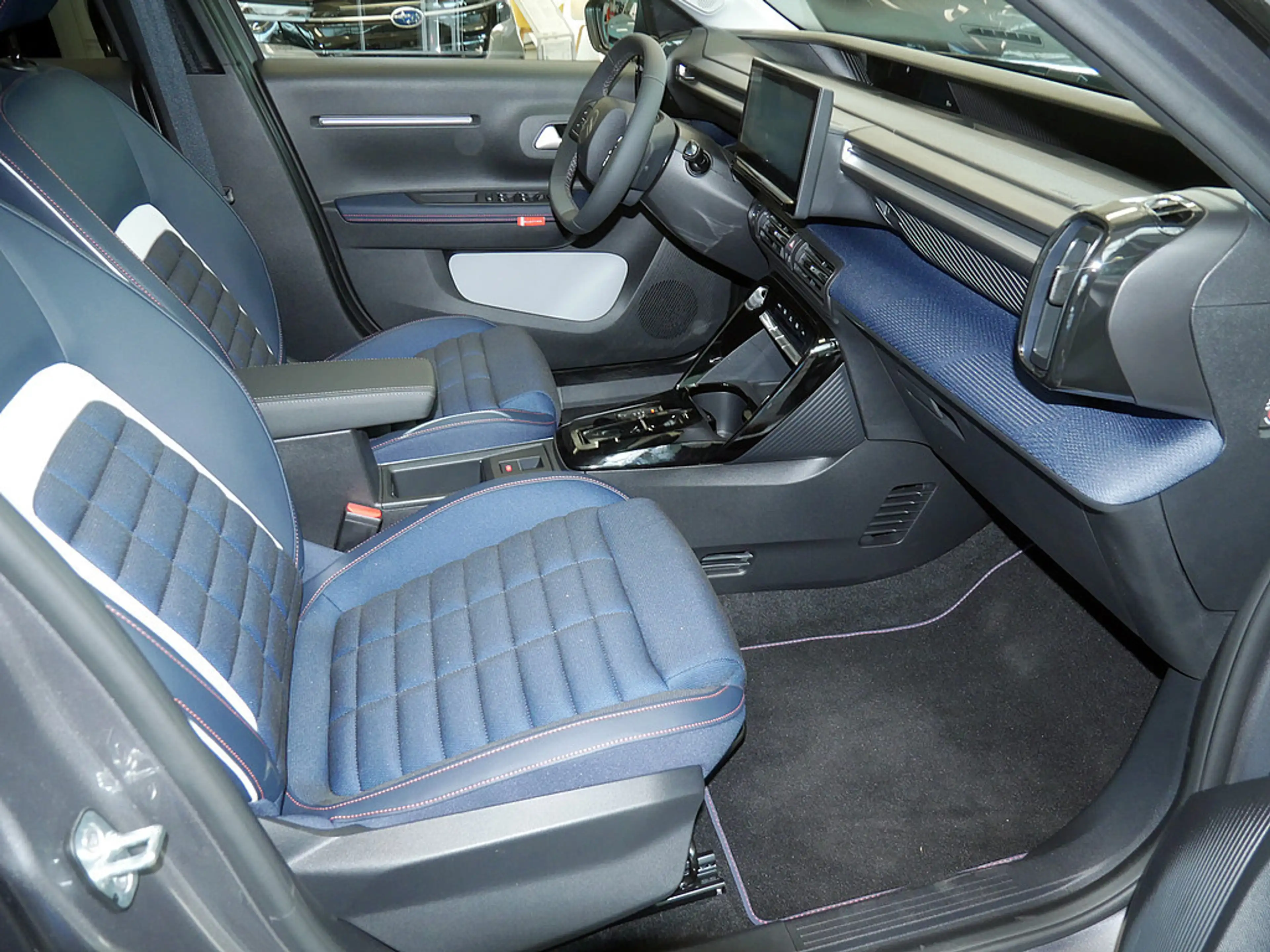 Citroen C3 Aircross Hybrid 145 Collection KAMERA LED — photo 11