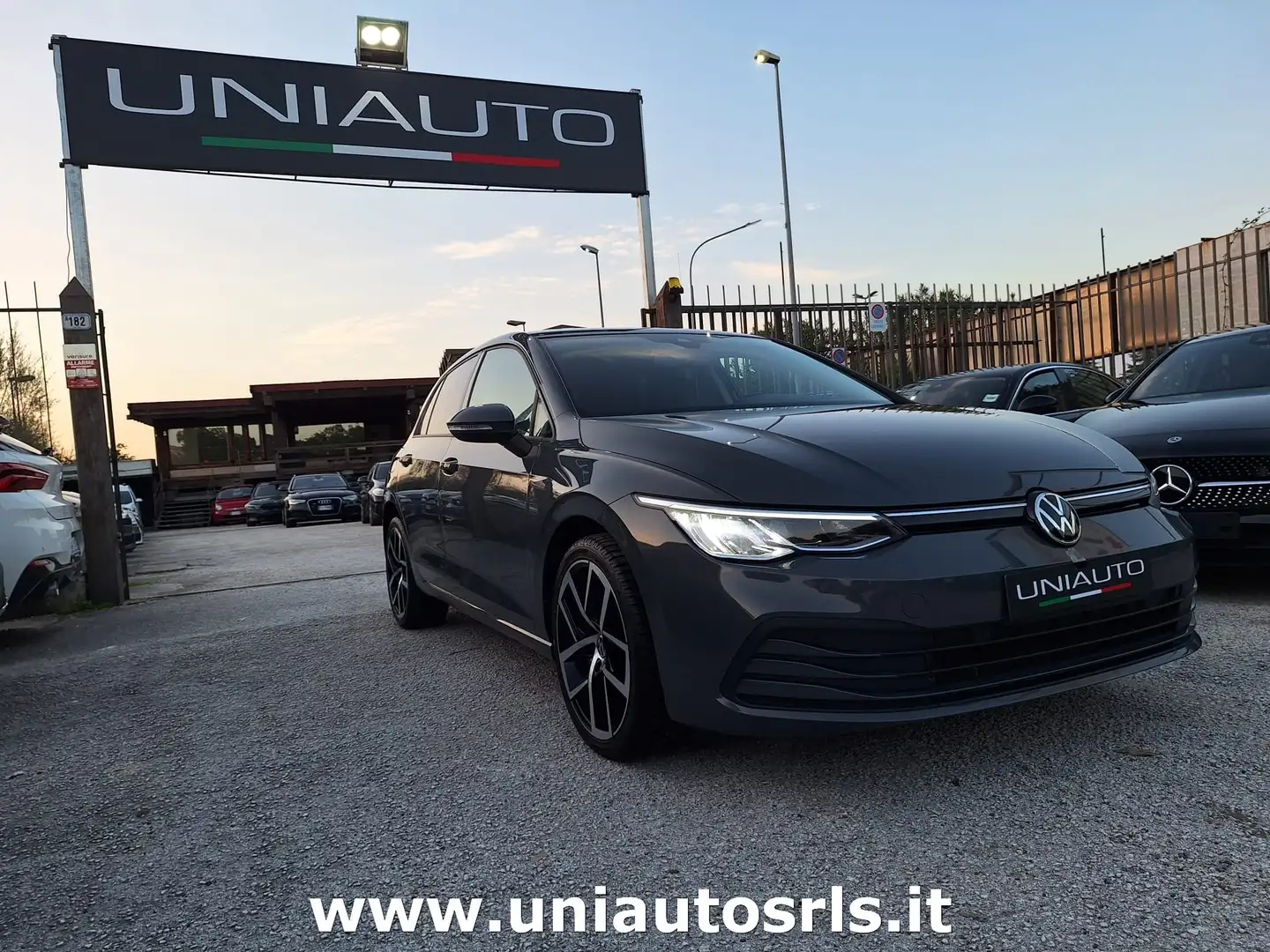 Volkswagen Golf 2.0 tdi SPORT 150cv dsg Gris - 2