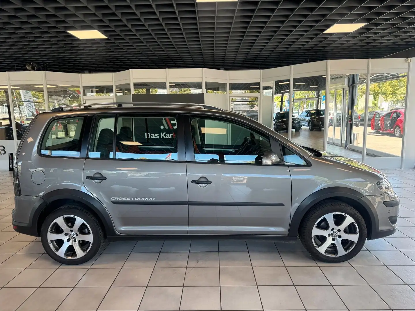 Volkswagen Touran CrossTouran 2.0 TDI · 2. Hand · AHK·Navi·BiXenon Grau - 2