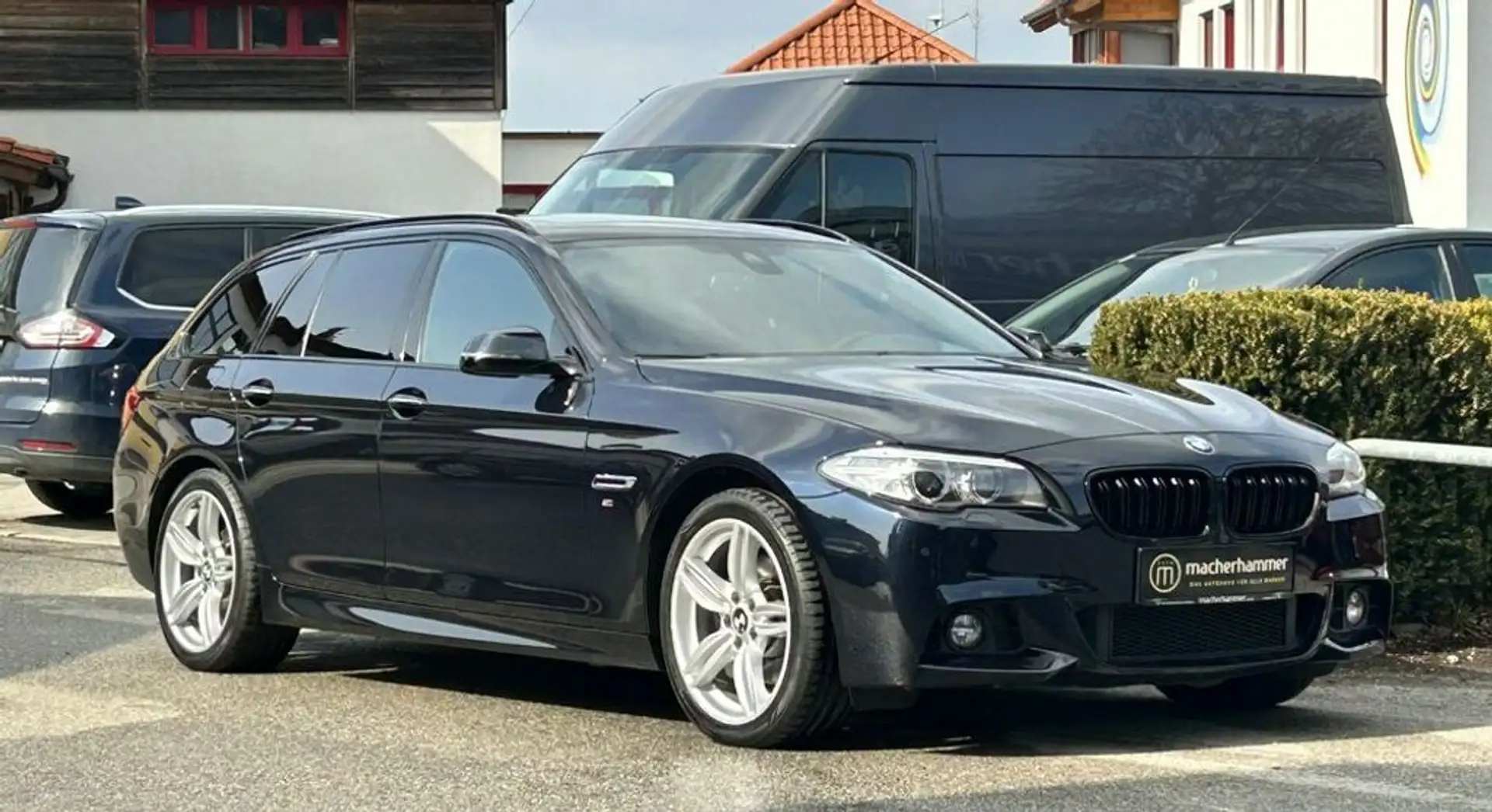 BMW 520 d xDrive M SPORT *CARBON*KEY*HUD*PANO*H&K*19'' Schwarz - 2