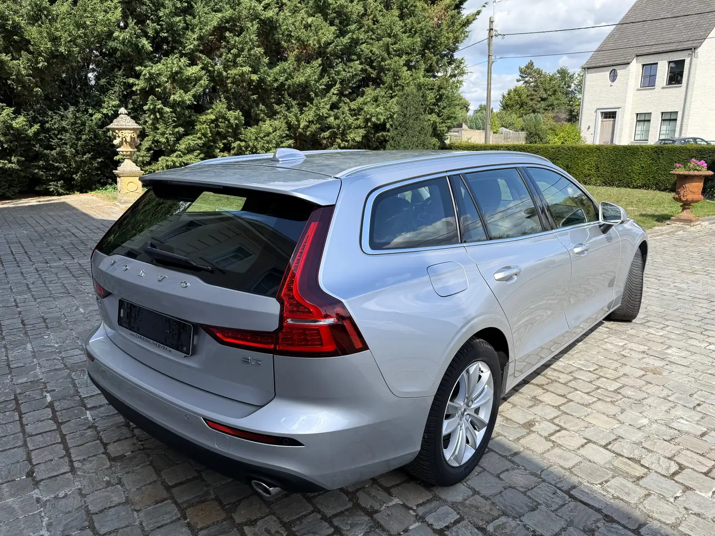 Volvo V60 2.0 B3 MHE Momentum Pro Leder, Camera, Garantie! Zilver - 2